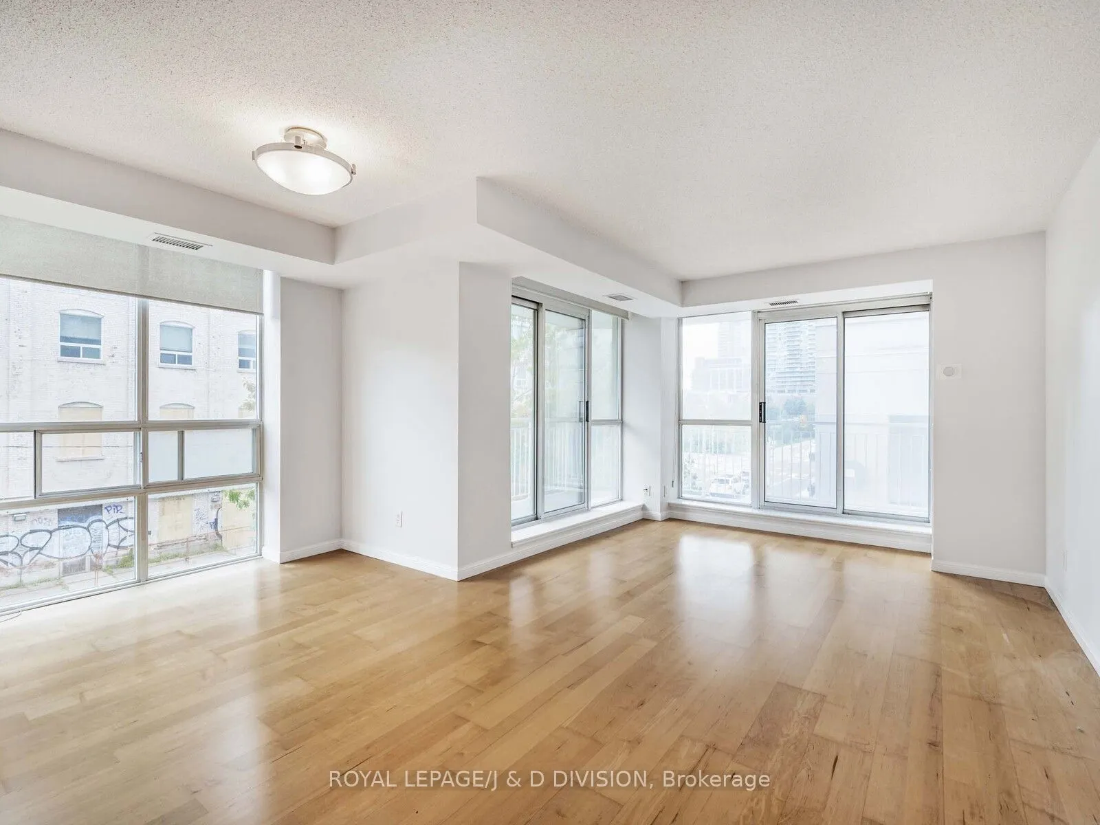 18 Stafford Street, #305
