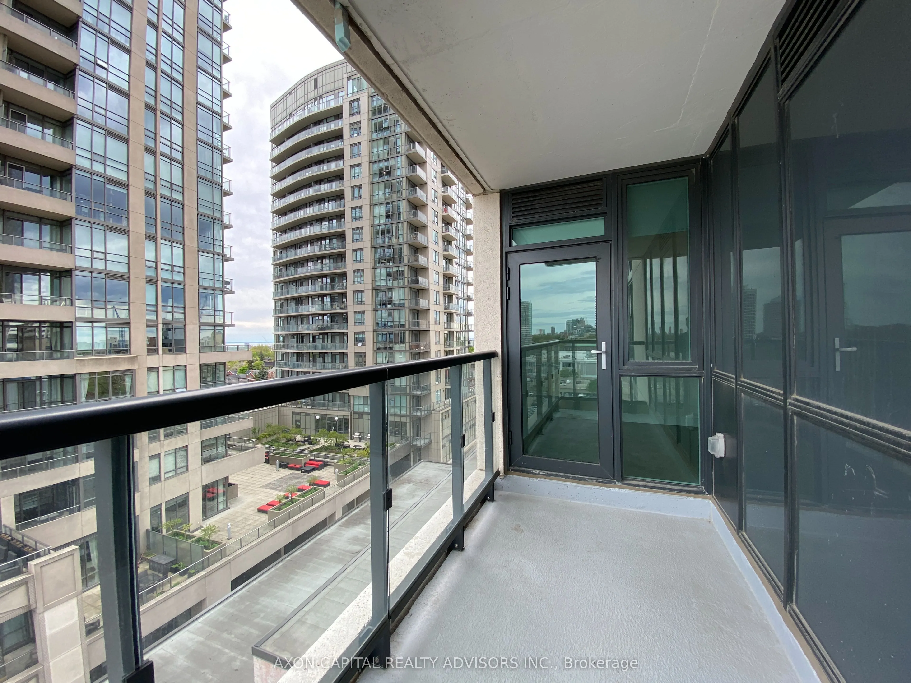 1486 Bathurst Street, #706