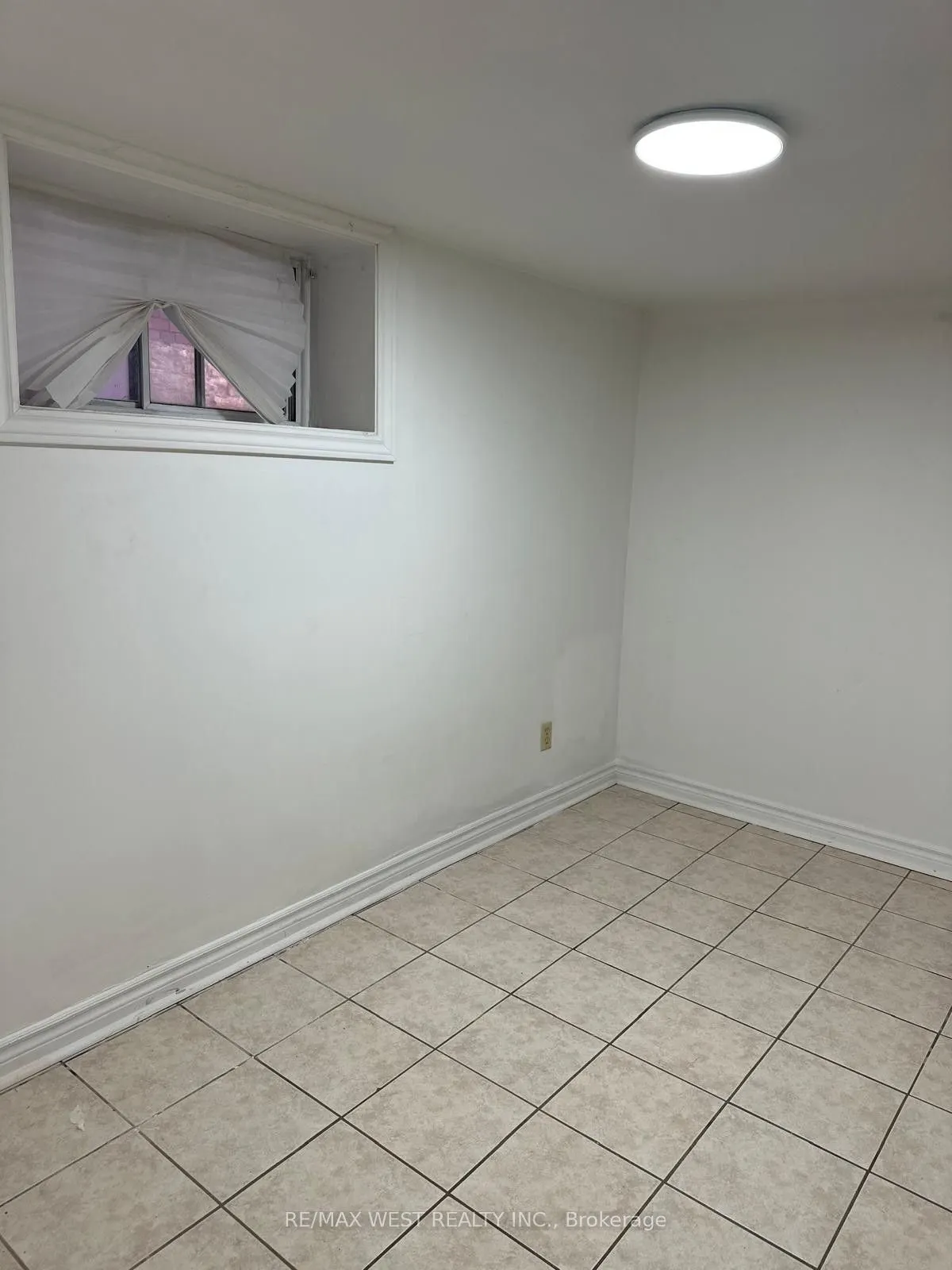 563 Ossington Avenue, #Lower