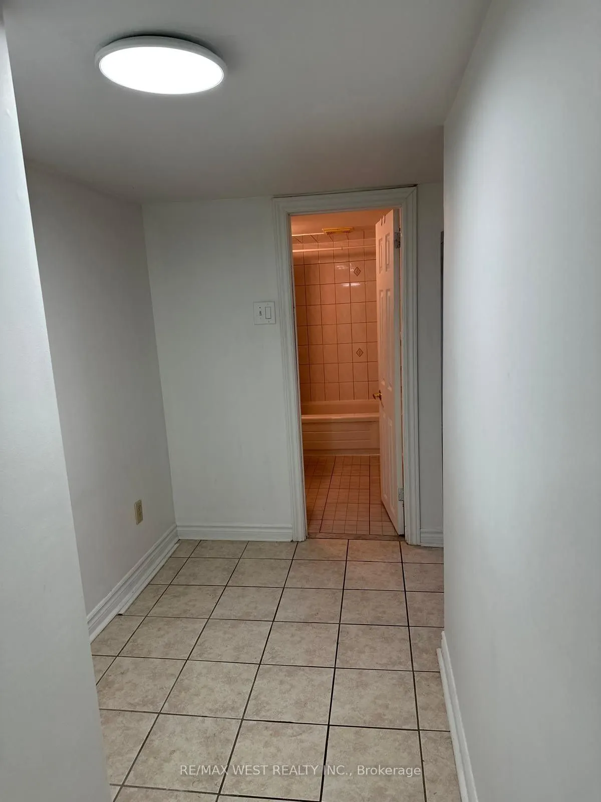 563 Ossington Avenue, #Lower