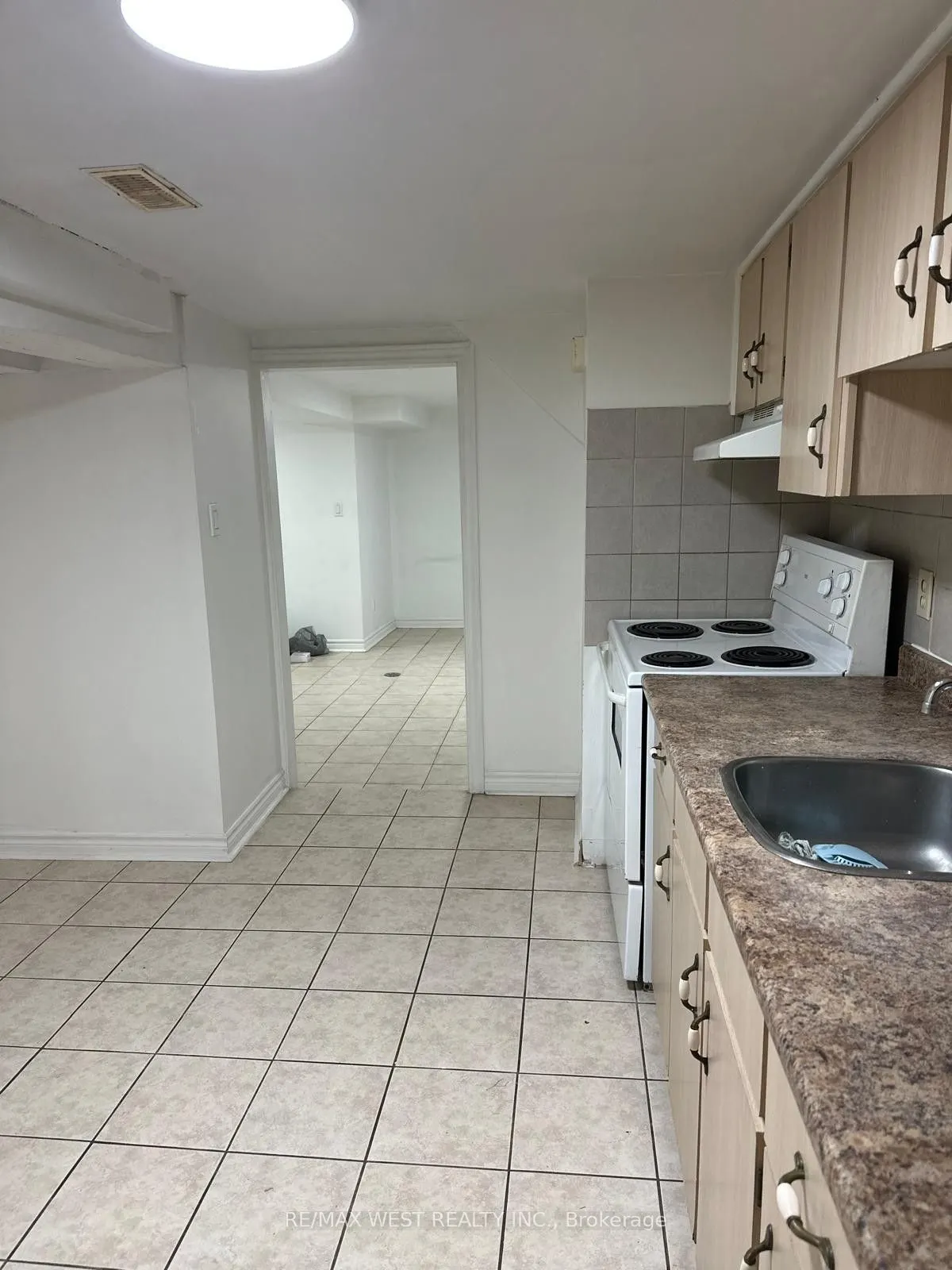 563 Ossington Avenue, #Lower
