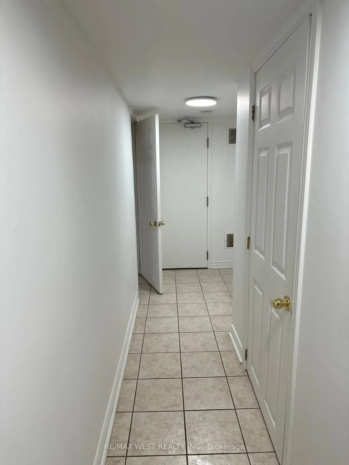 563 Ossington Avenue, #Lower