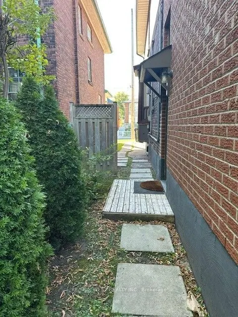 563 Ossington Avenue, #Lower