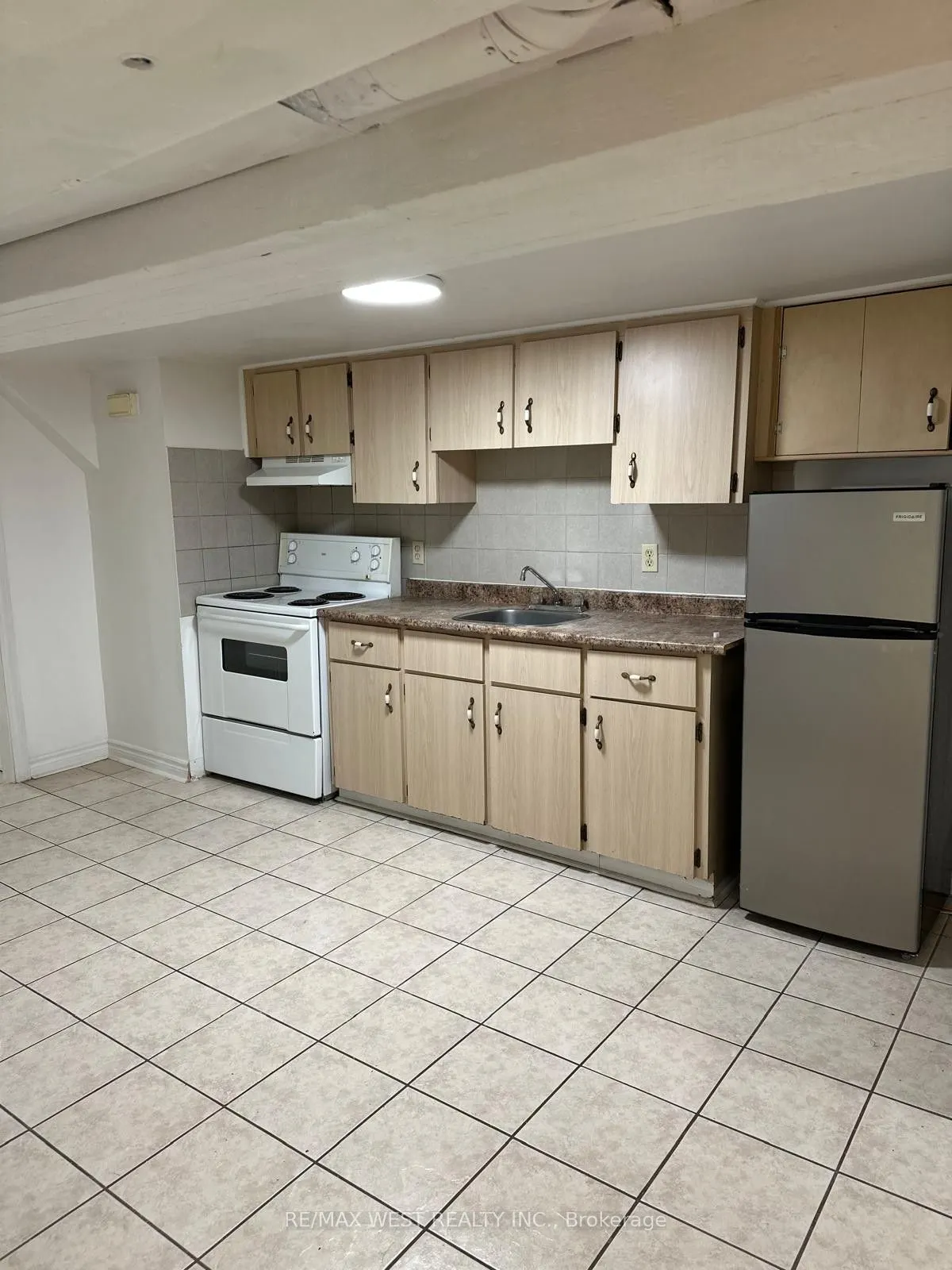 563 Ossington Avenue, #Lower
