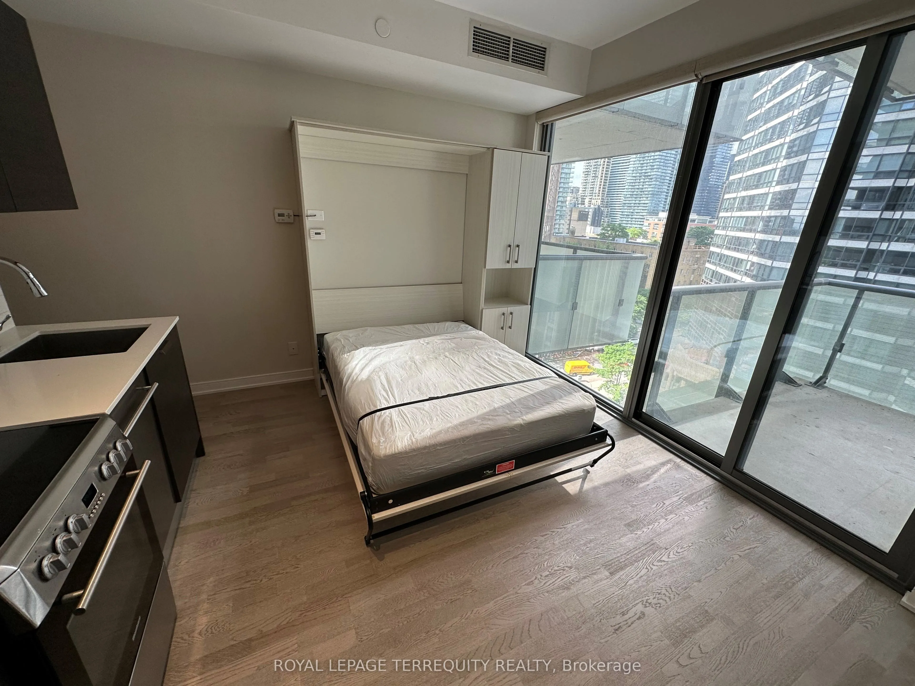 57 St Joseph Street, #904