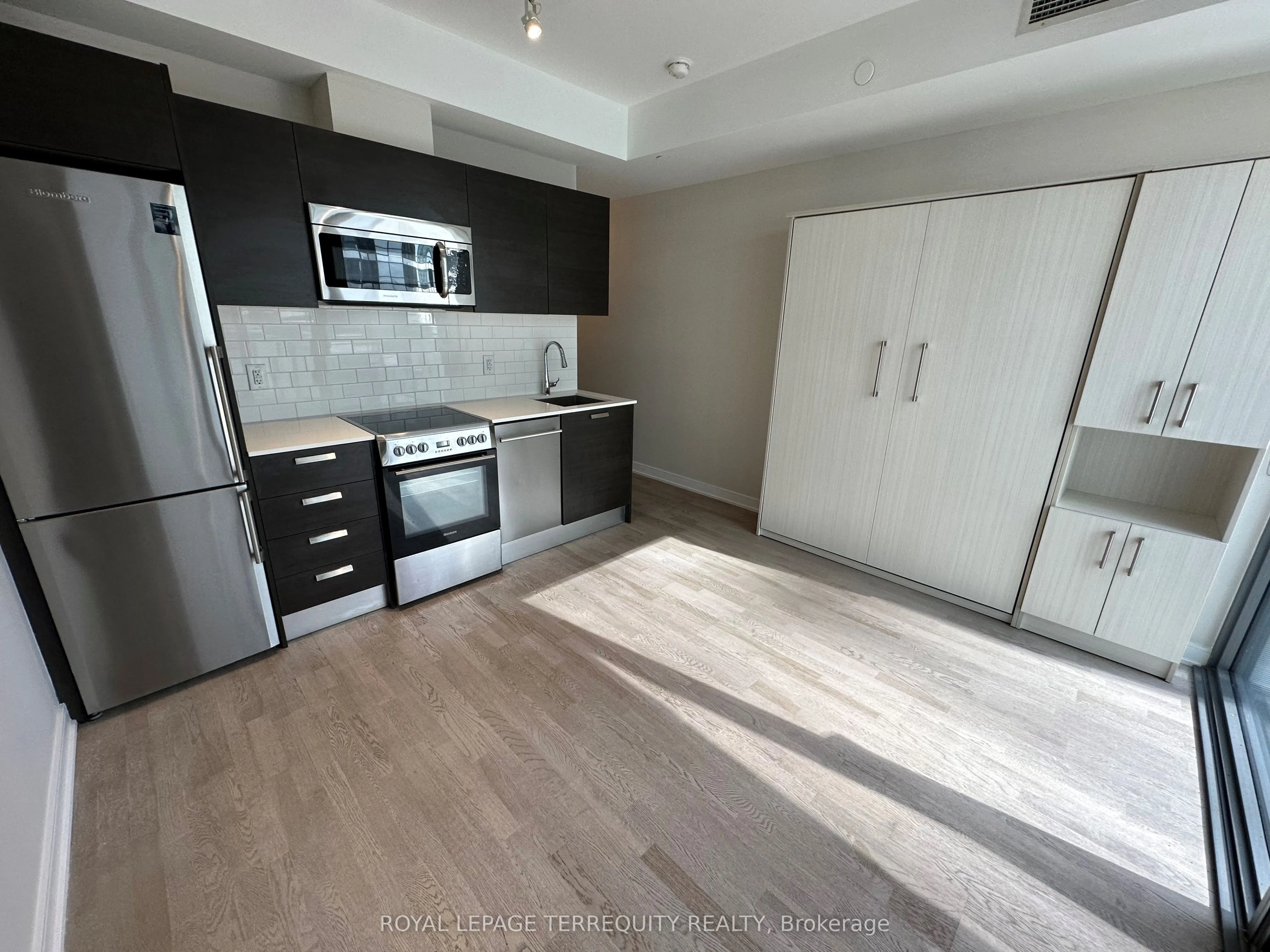57 St Joseph Street, #904