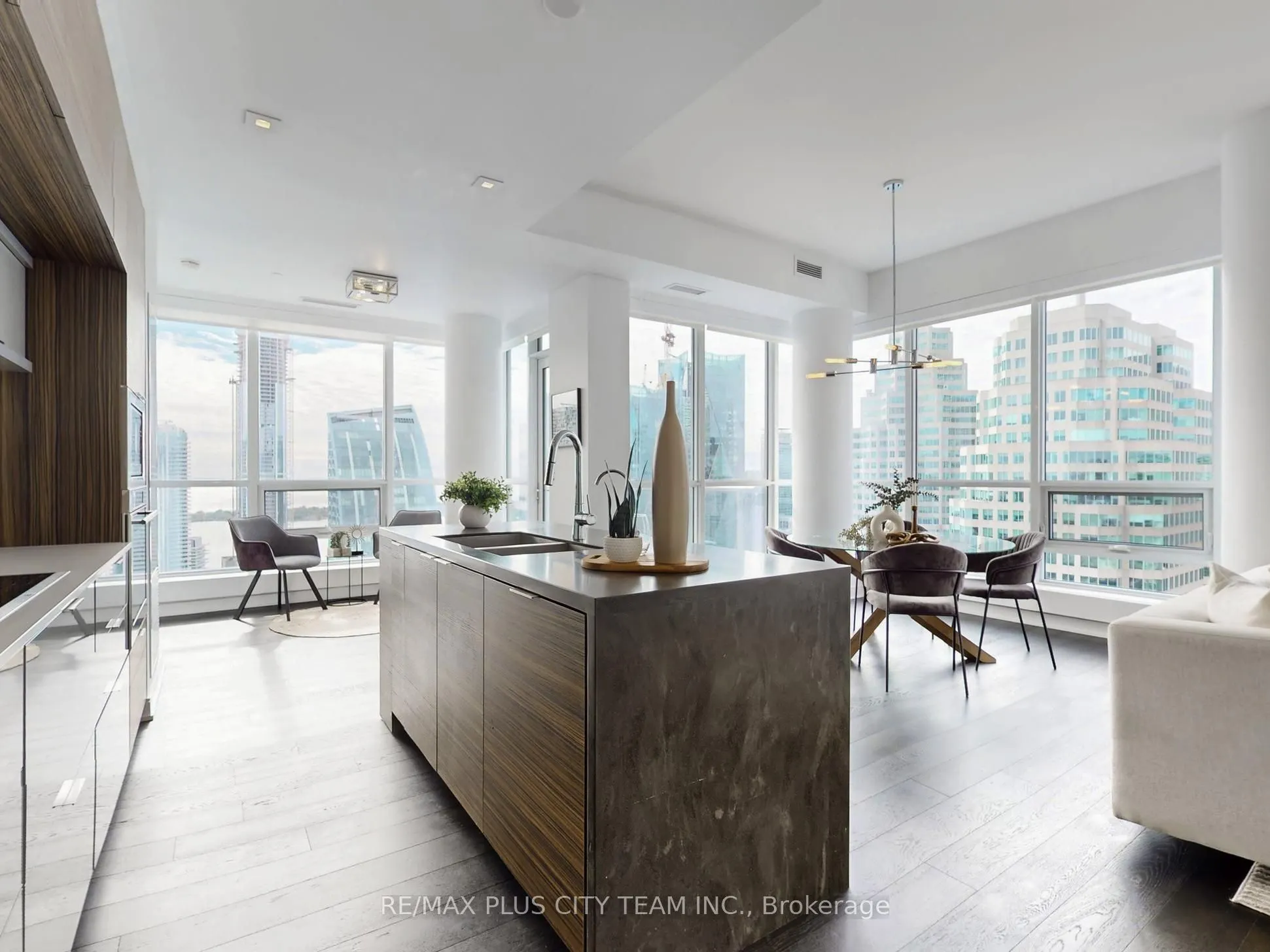 88 Scott Street, #5504