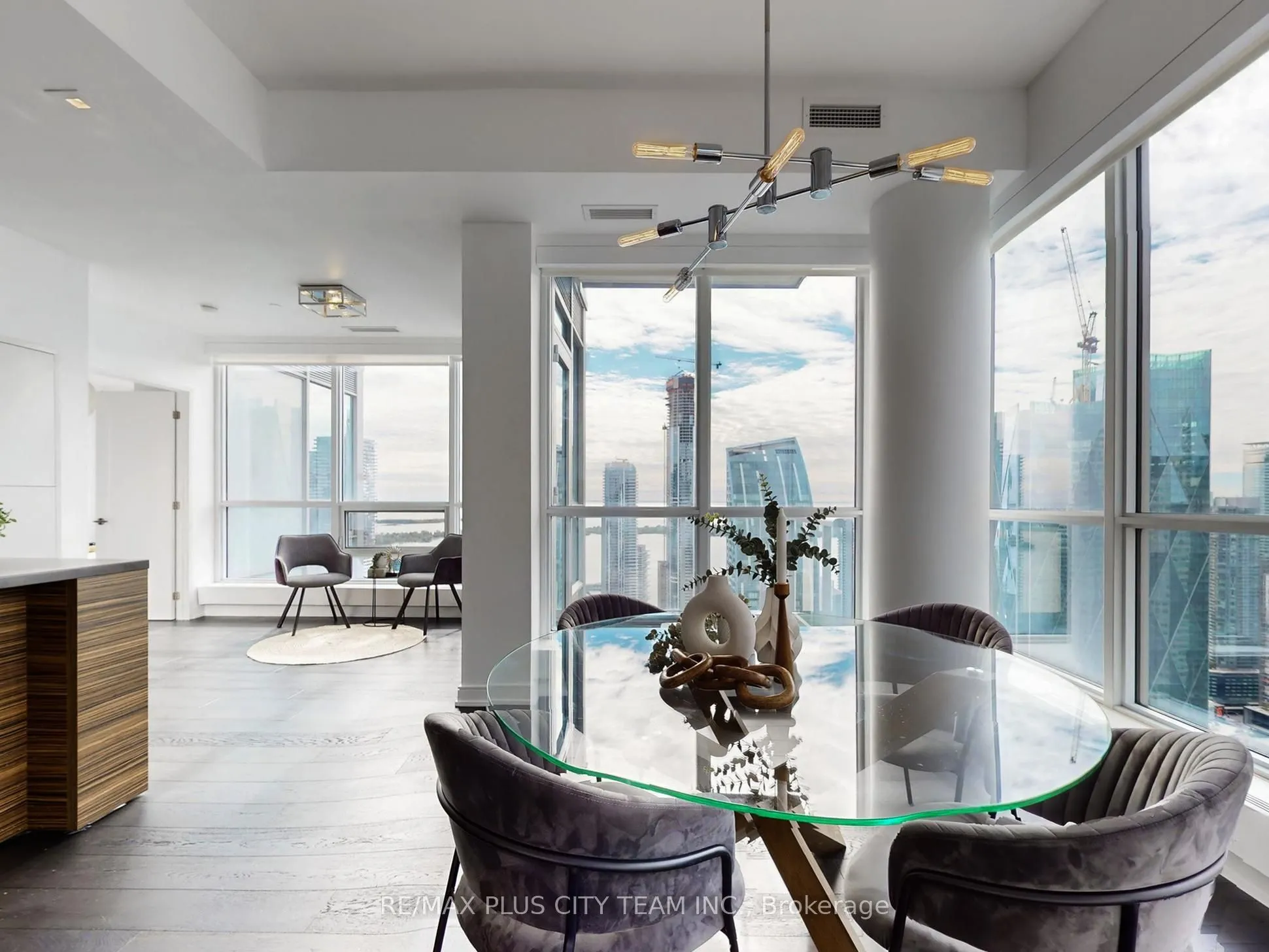 88 Scott Street, #5504