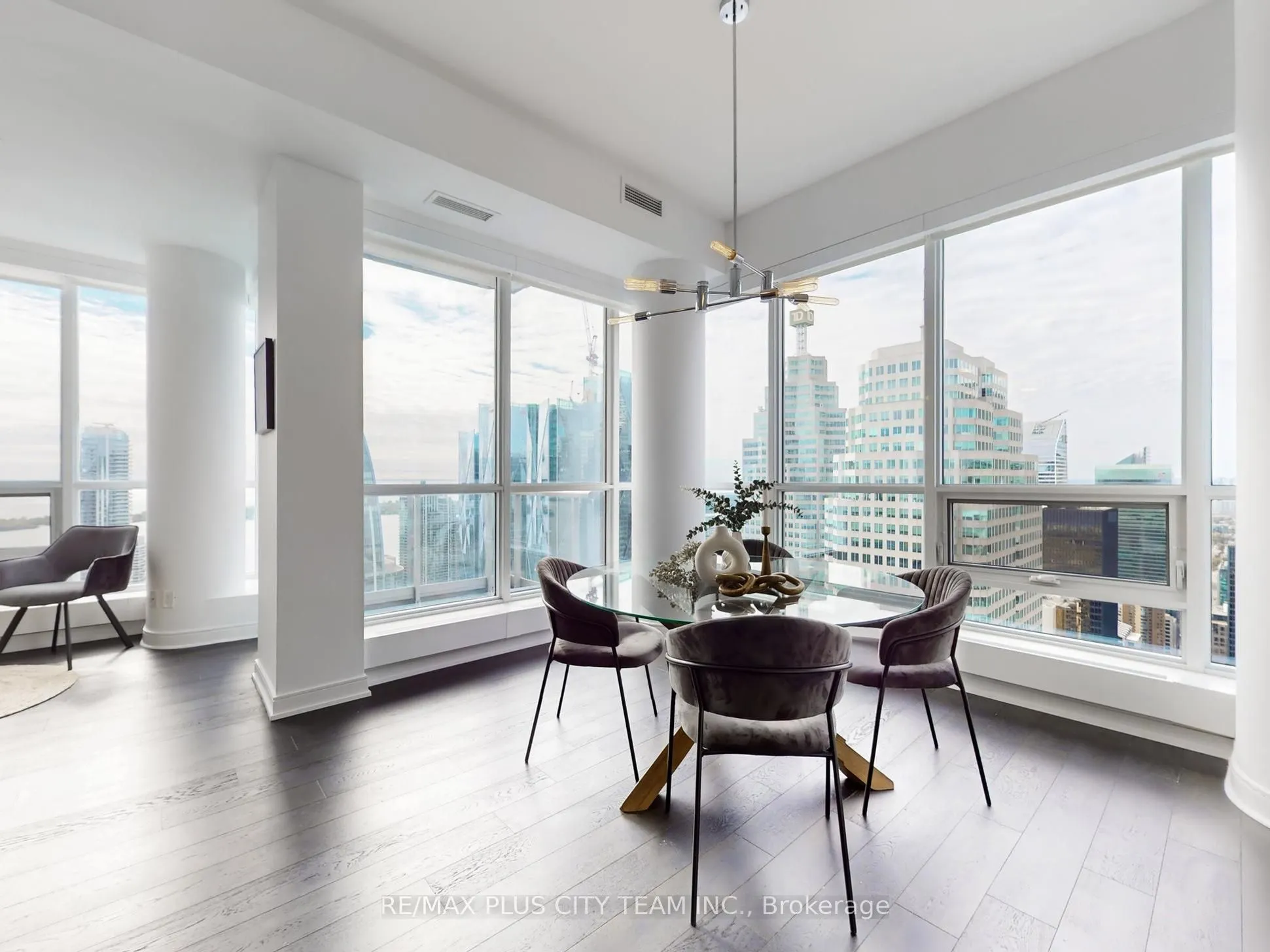 88 Scott Street, #5504