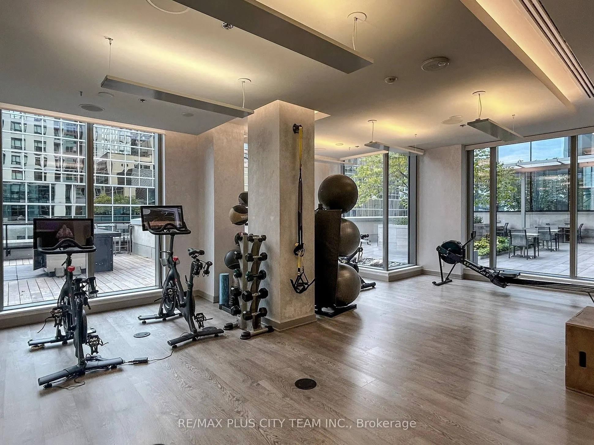 88 Scott Street, #5504