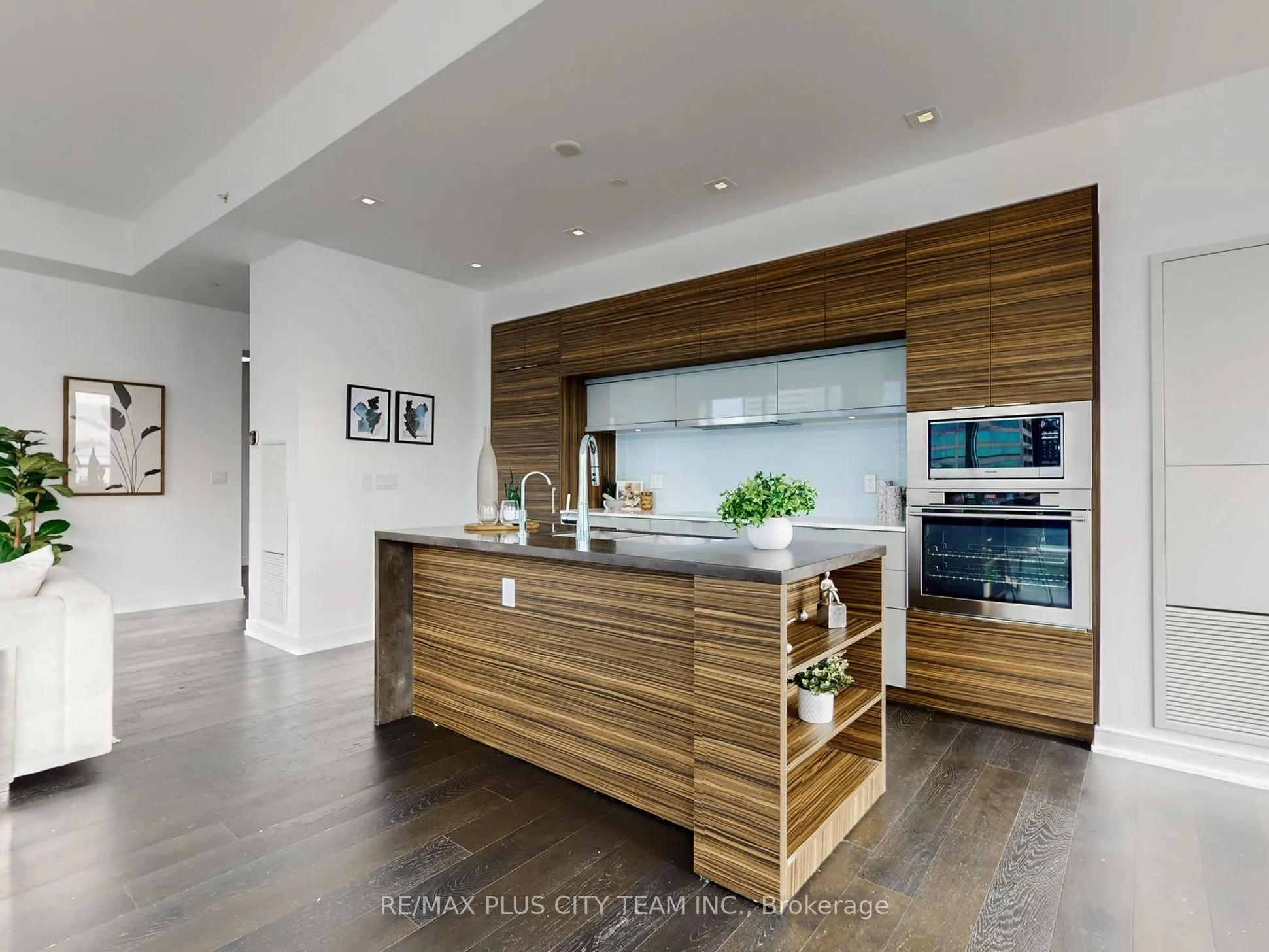 88 Scott Street, #5504
