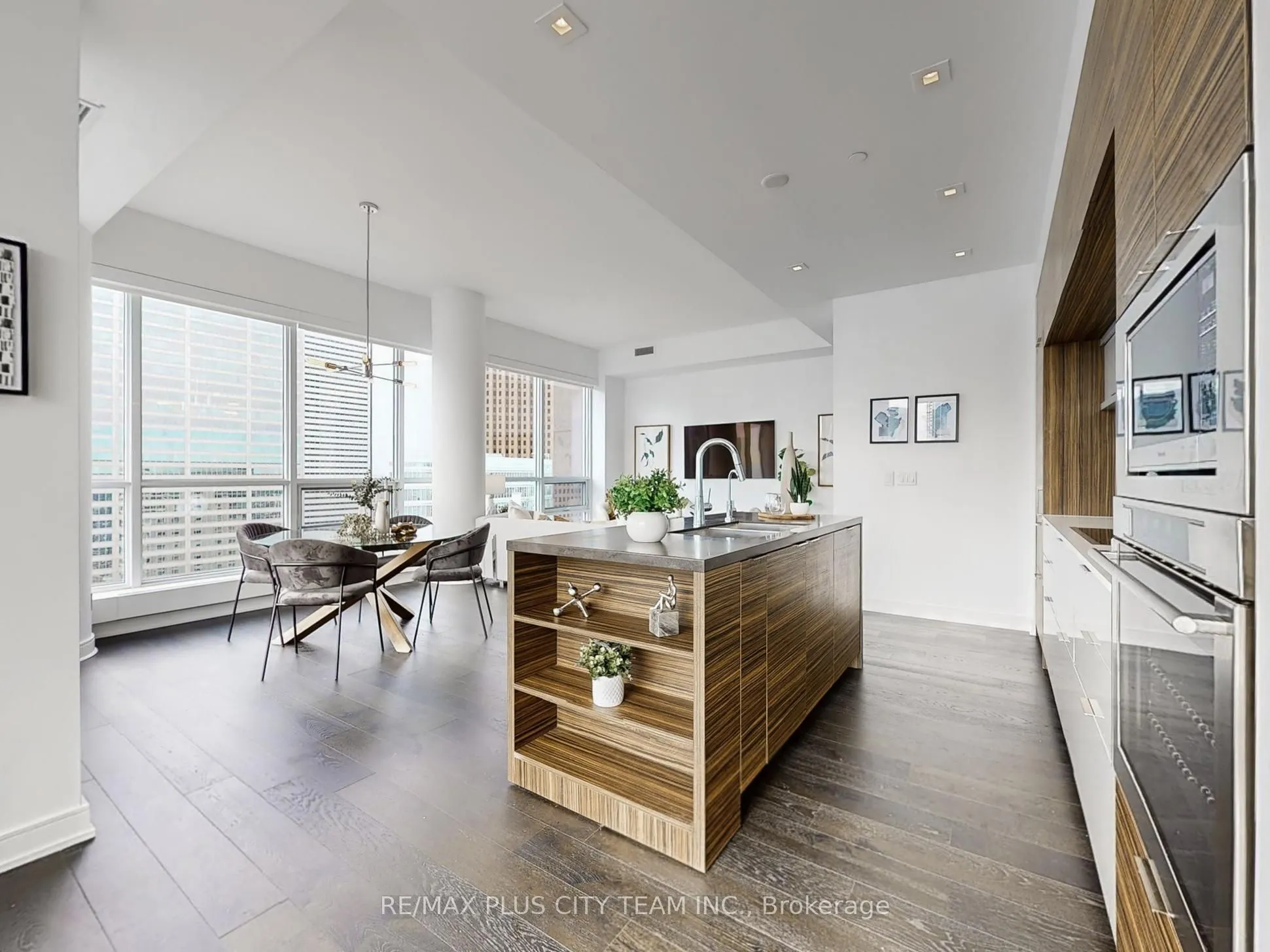 88 Scott Street, #5504