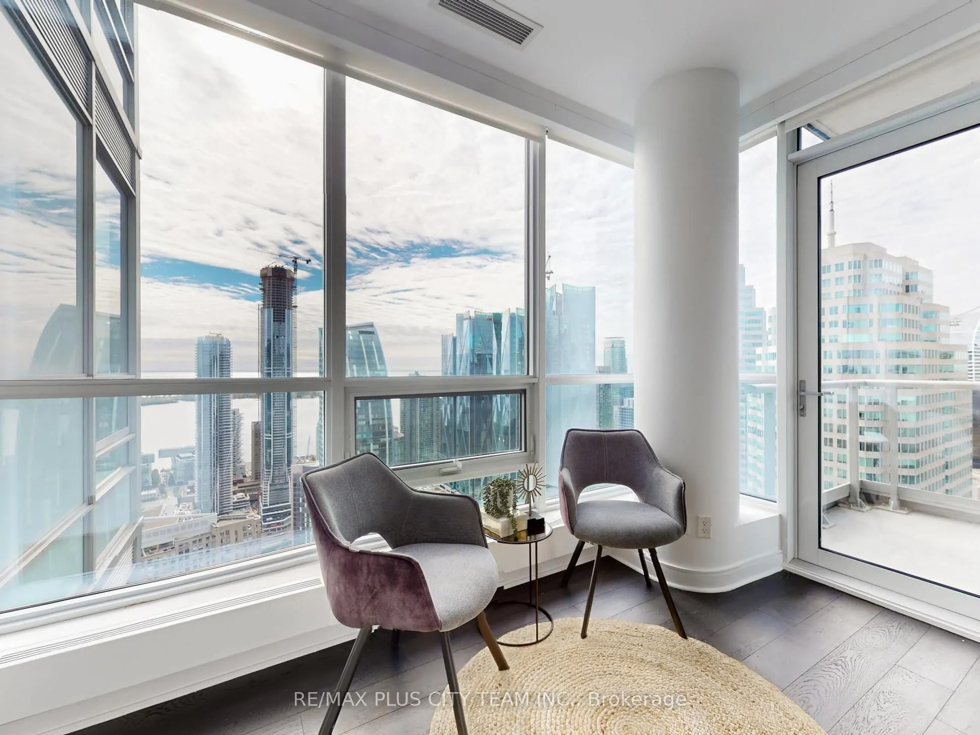 88 Scott Street, #5504