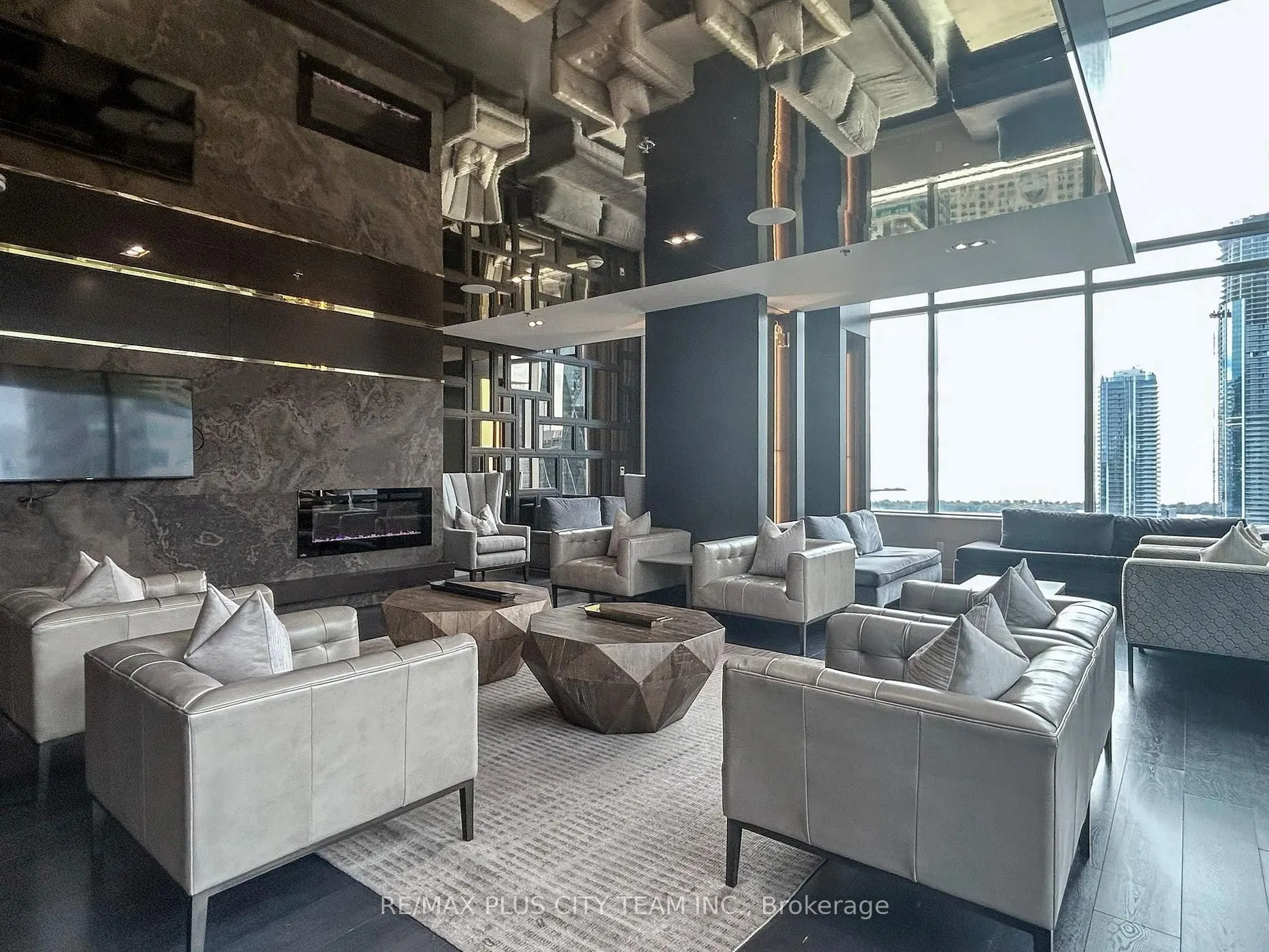 88 Scott Street, #5504