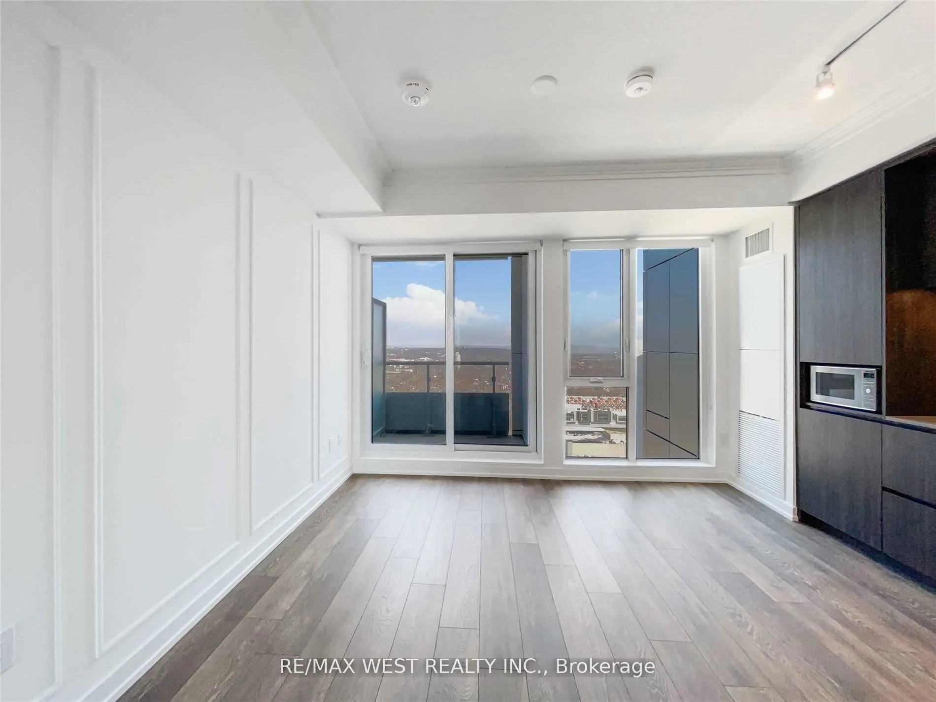 225 Sumach Street, #2802