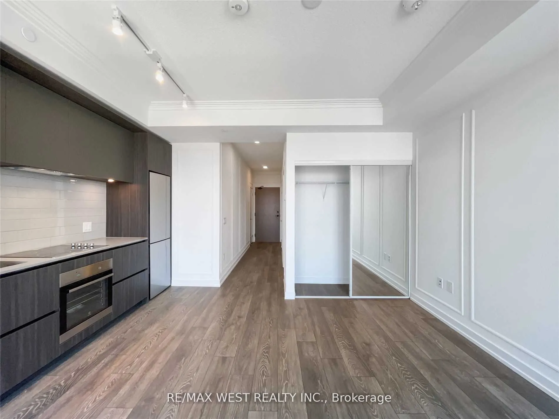 225 Sumach Street, #2802