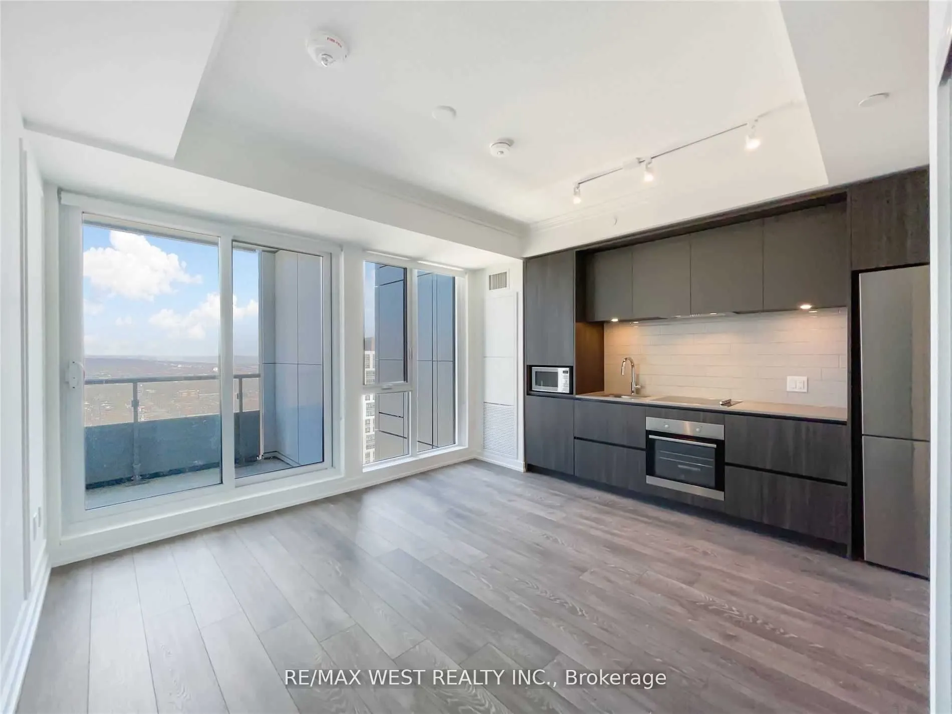 225 Sumach Street, #2802