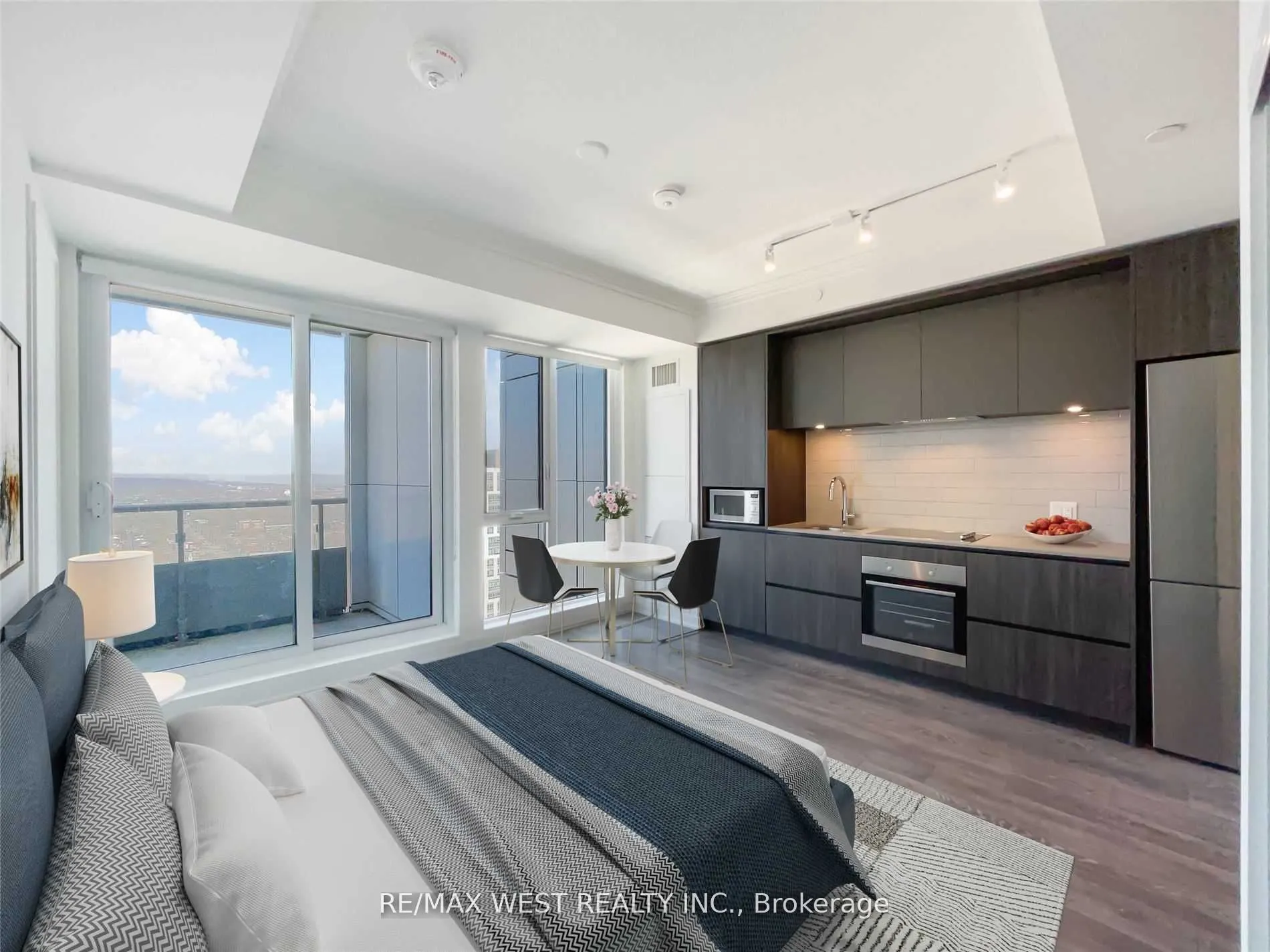 225 Sumach Street, #2802