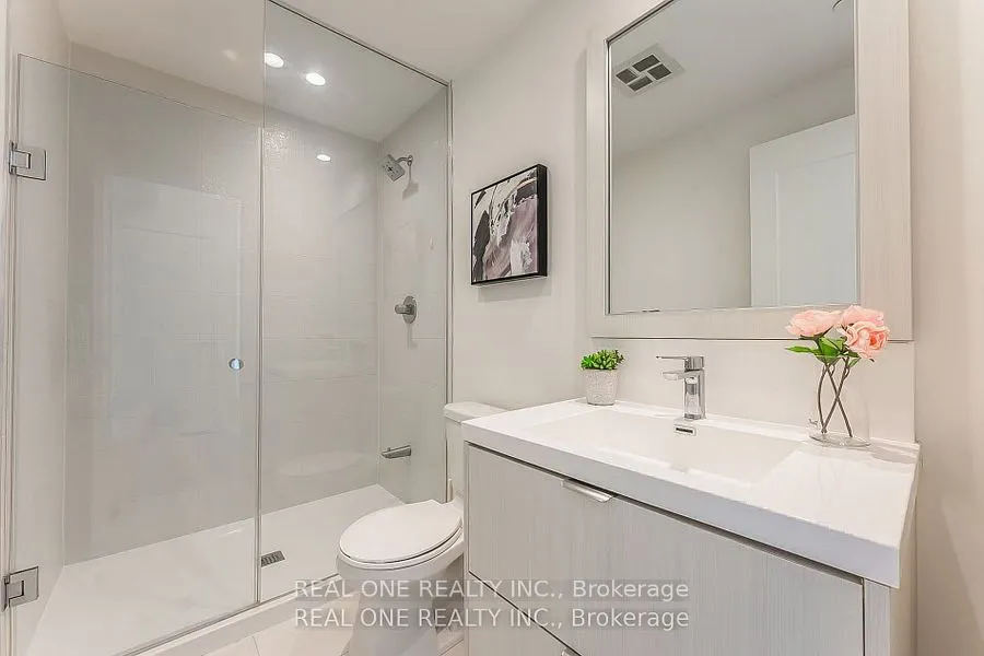 80 Vanauley Street, #303