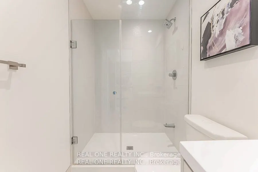 80 Vanauley Street, #303