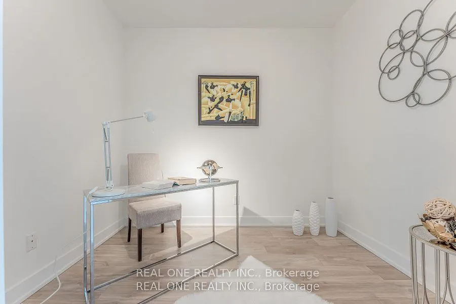 80 Vanauley Street, #303