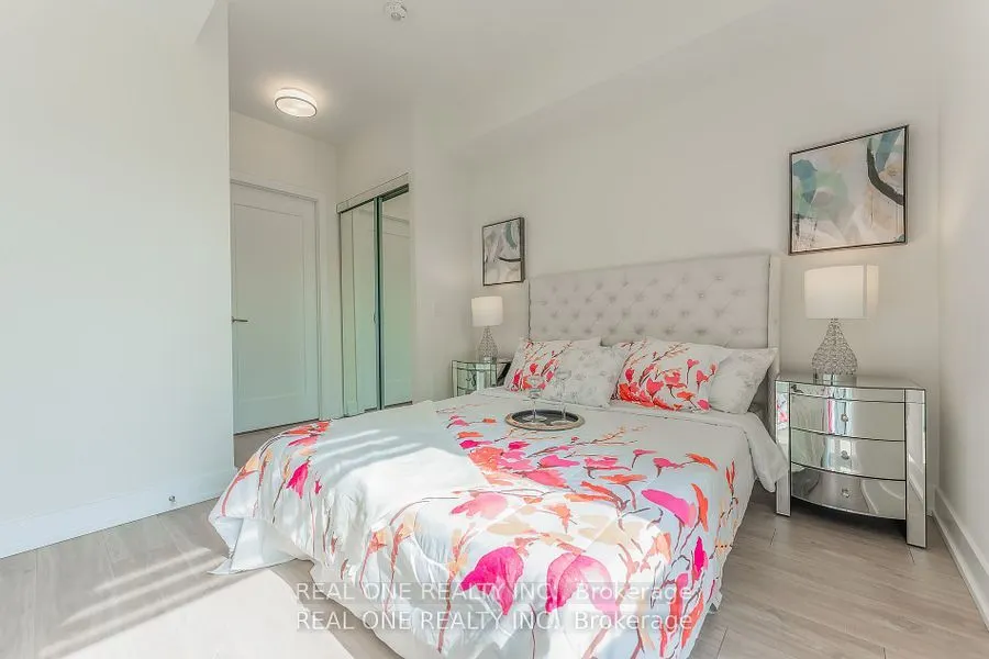 80 Vanauley Street, #303
