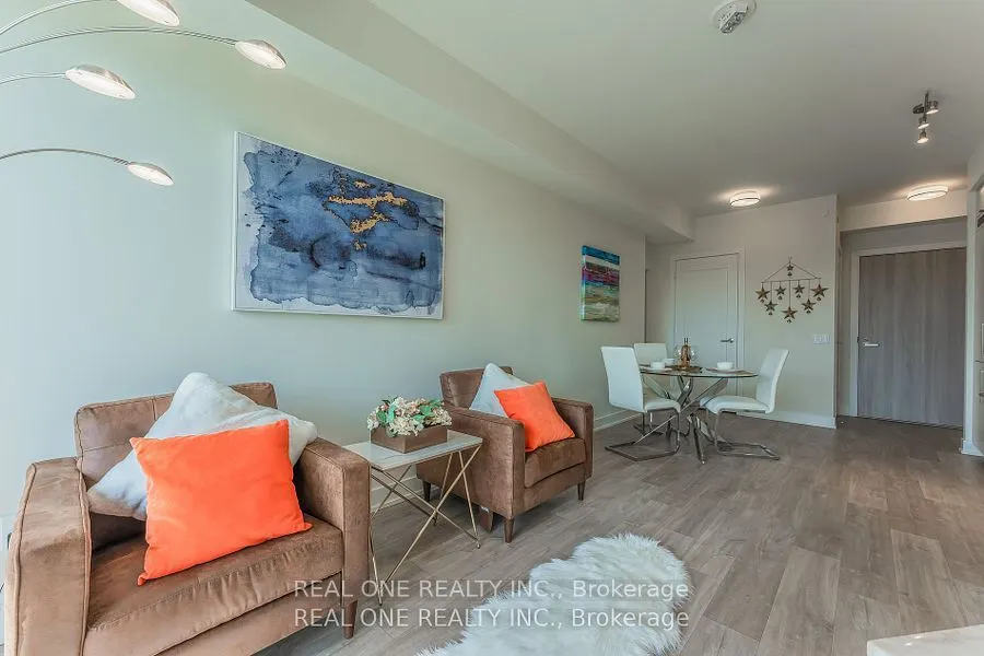 80 Vanauley Street, #303