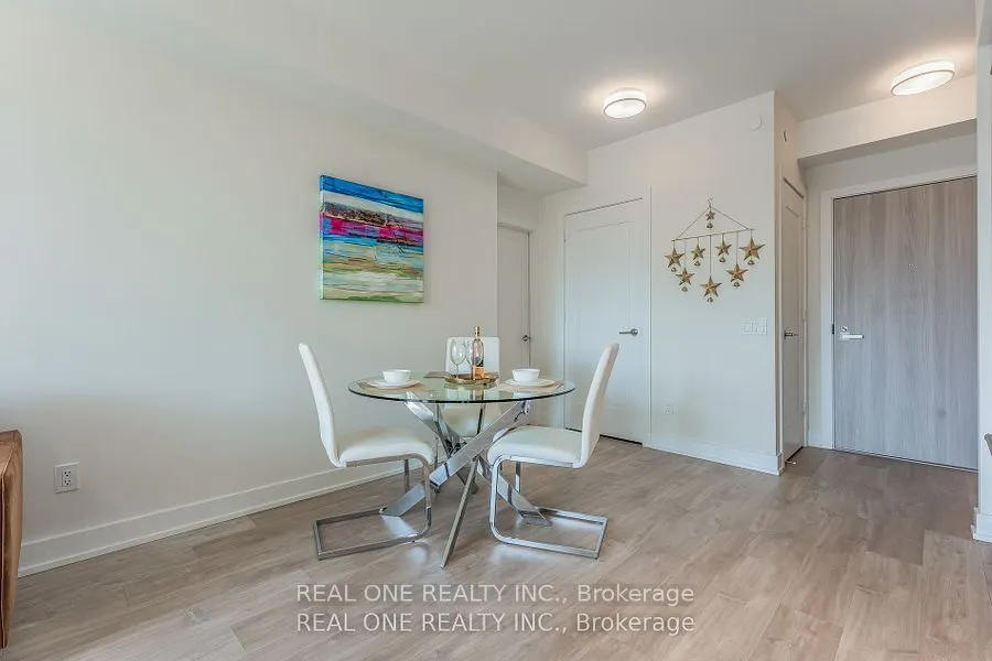 80 Vanauley Street, #303