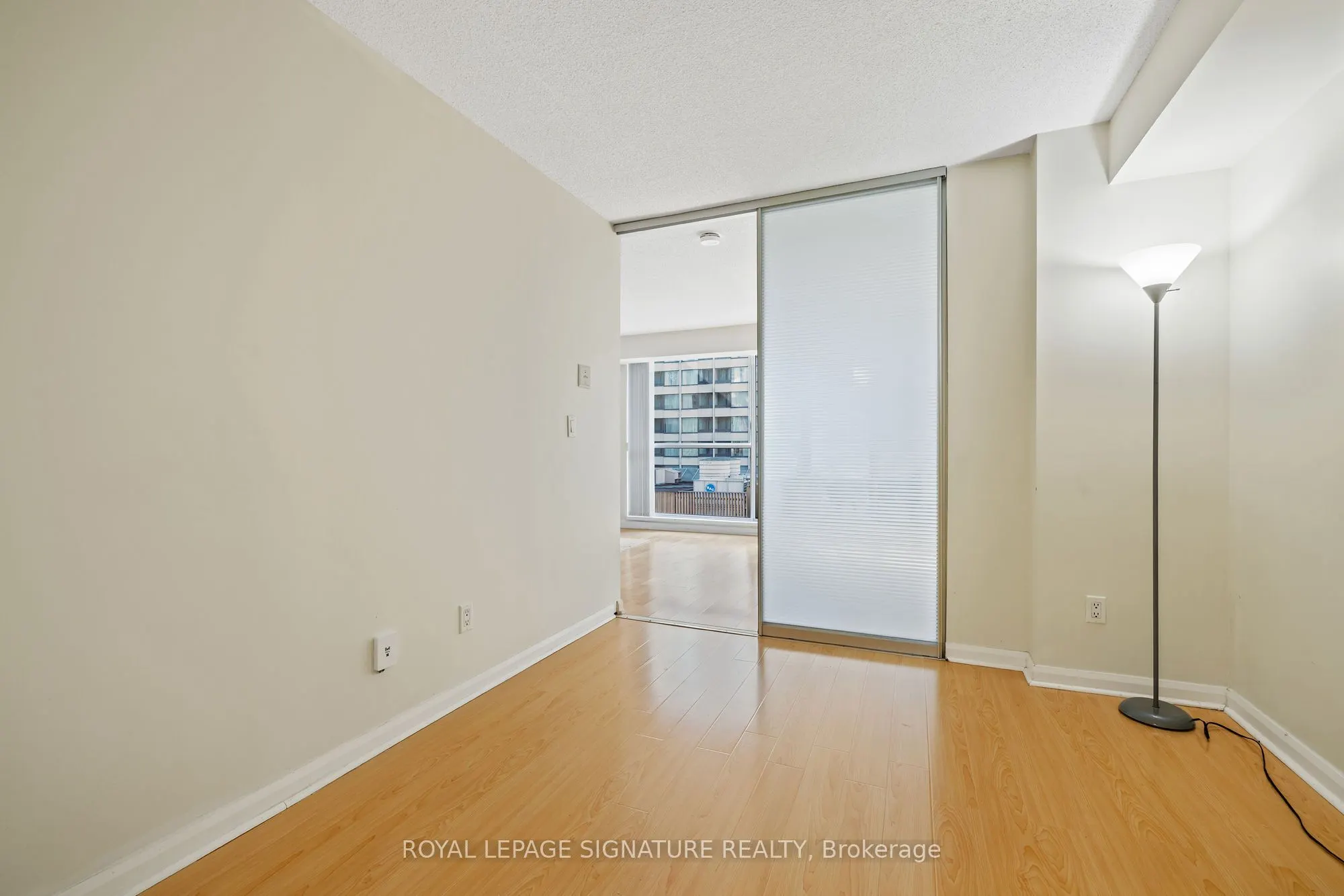 111 Elizabeth Street, #915