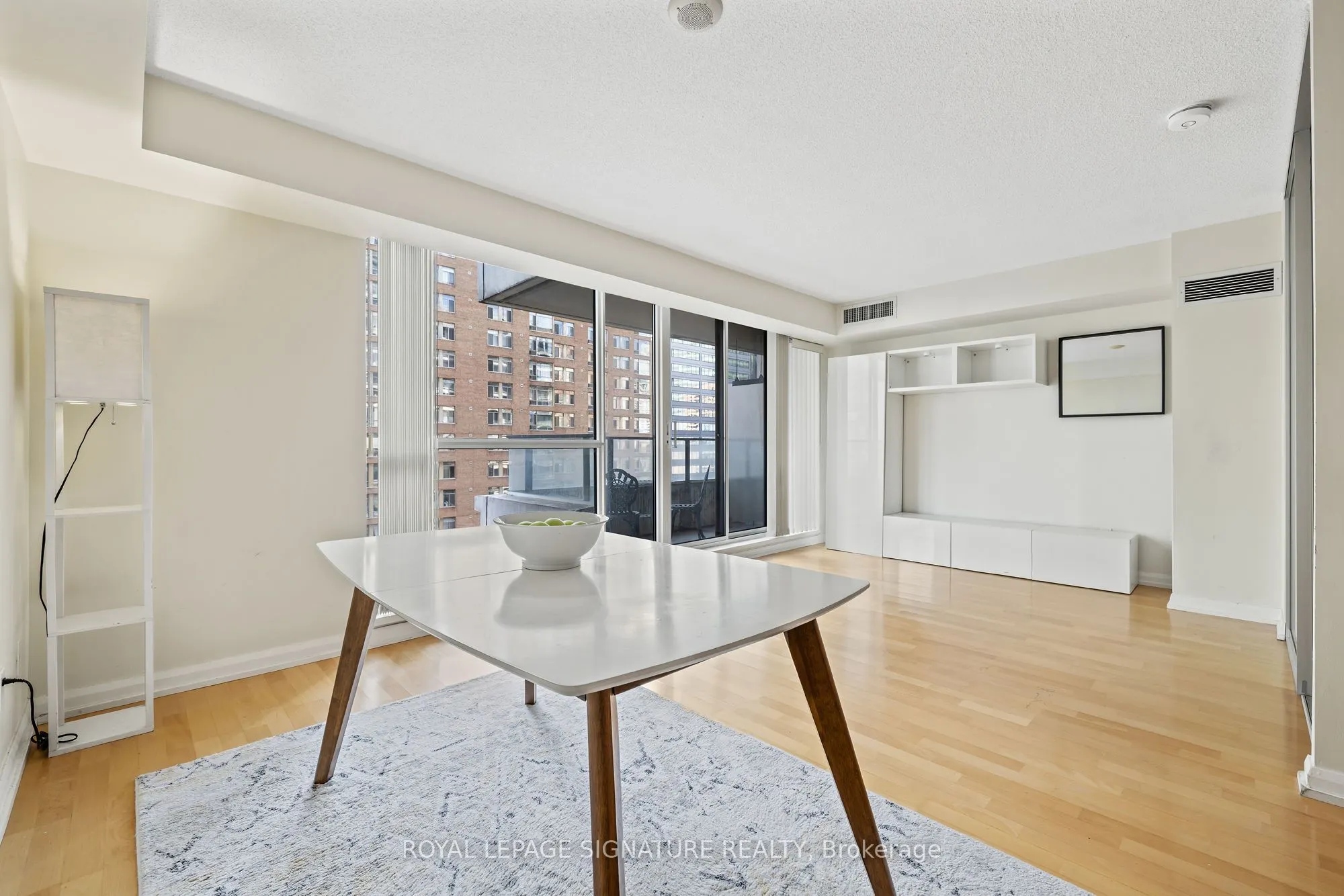 111 Elizabeth Street, #915