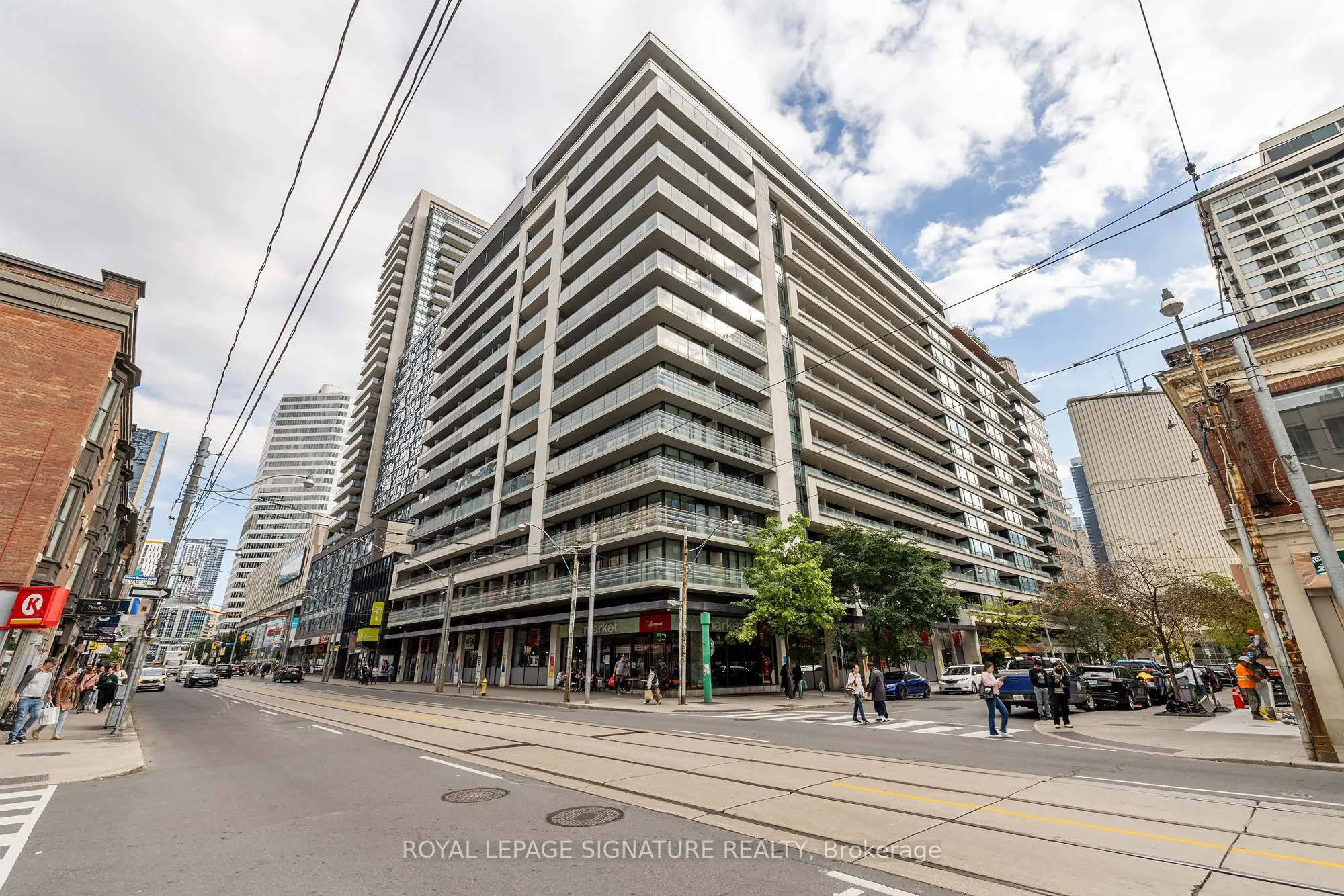 111 Elizabeth Street, #915