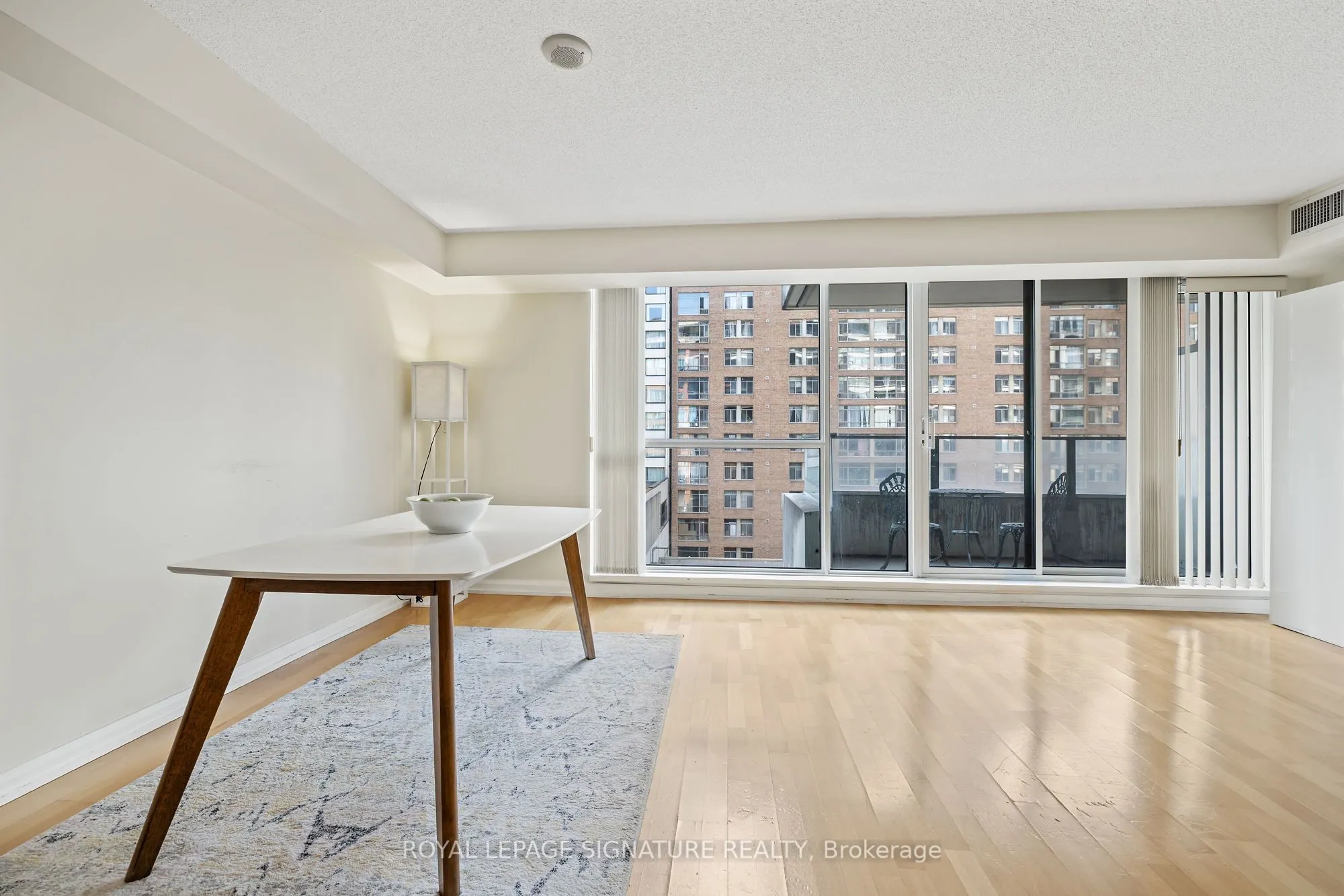 111 Elizabeth Street, #915