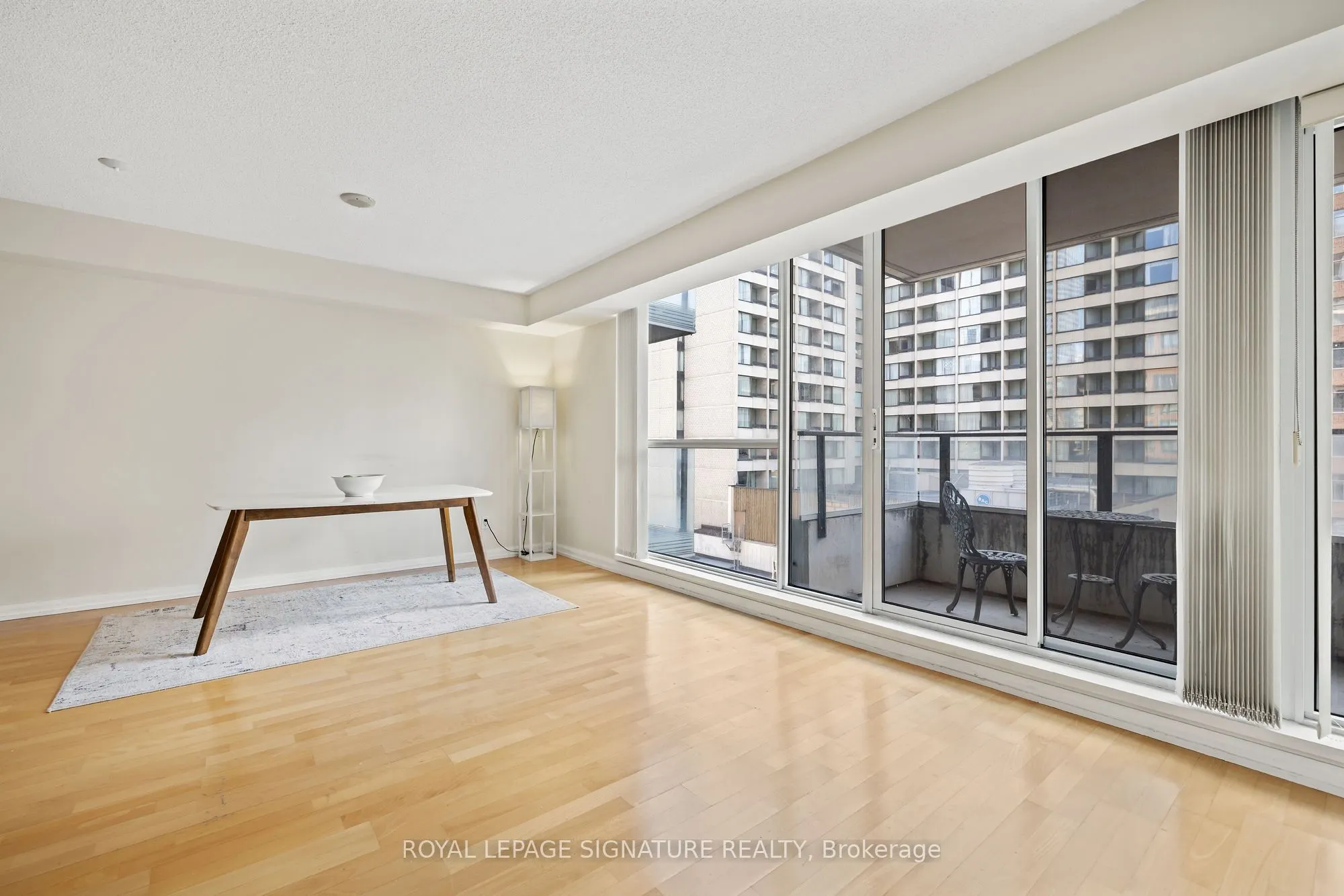 111 Elizabeth Street, #915