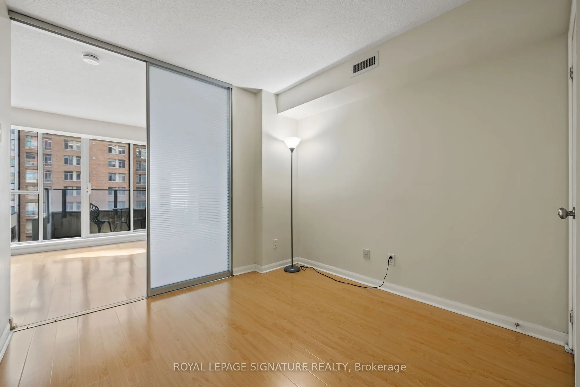 111 Elizabeth Street, #915