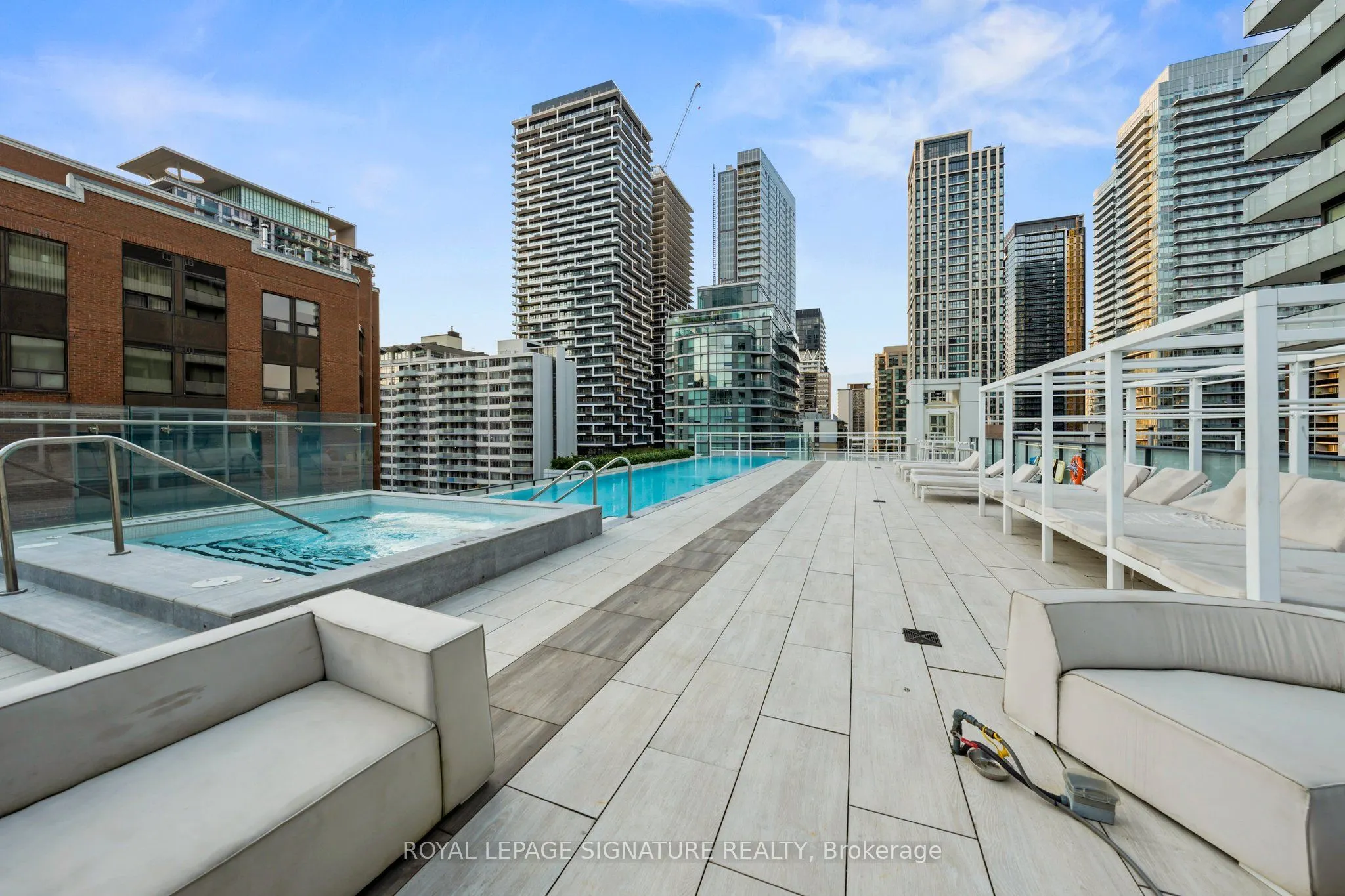 161 Roehampton Avenue, #2711