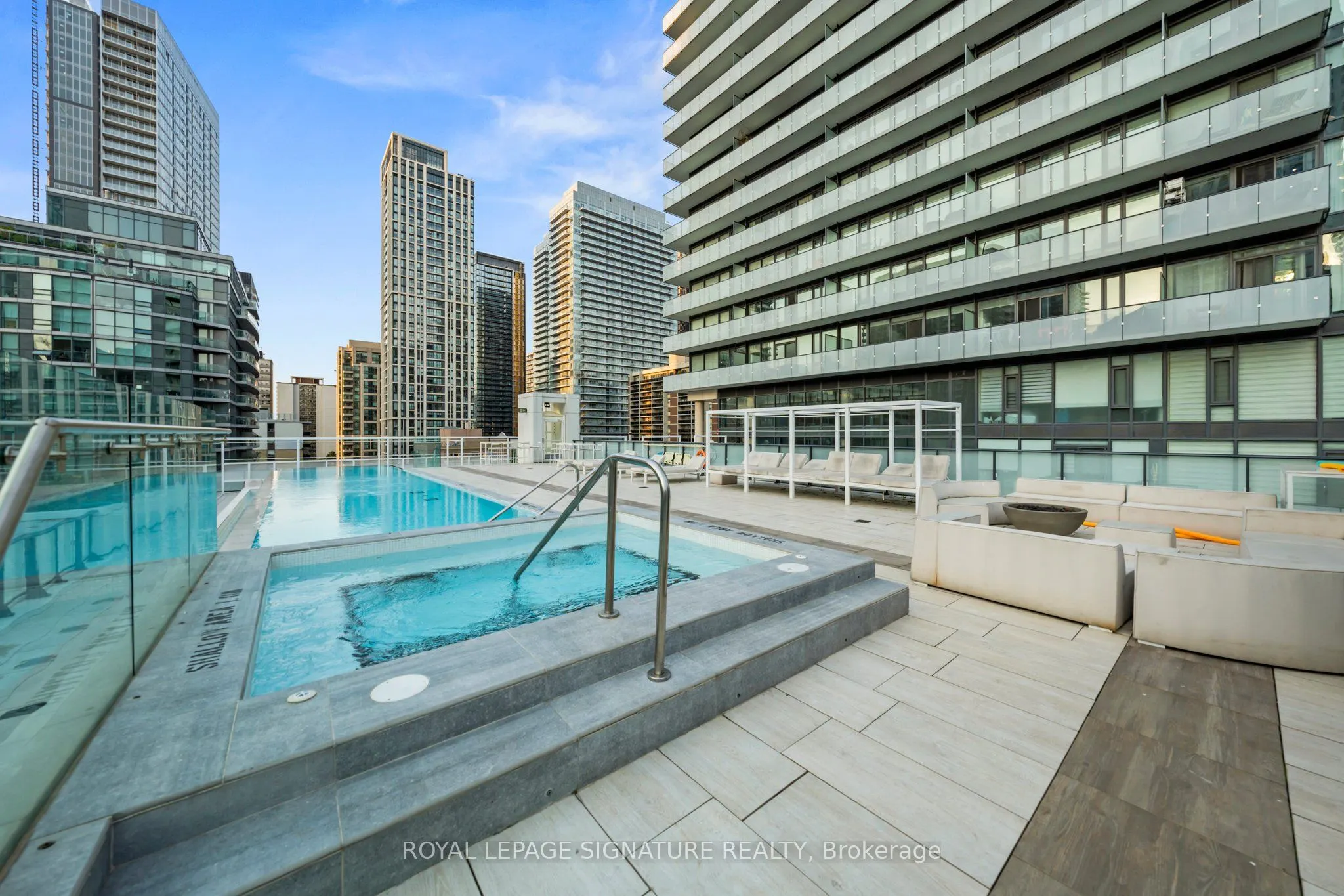 161 Roehampton Avenue, #2711