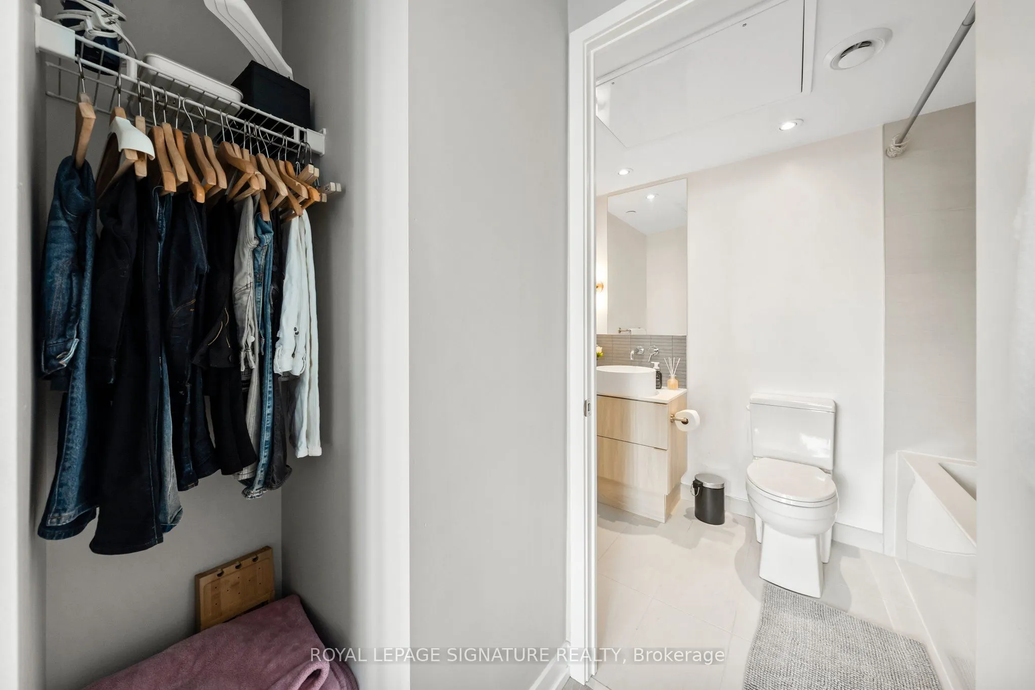 161 Roehampton Avenue, #2711