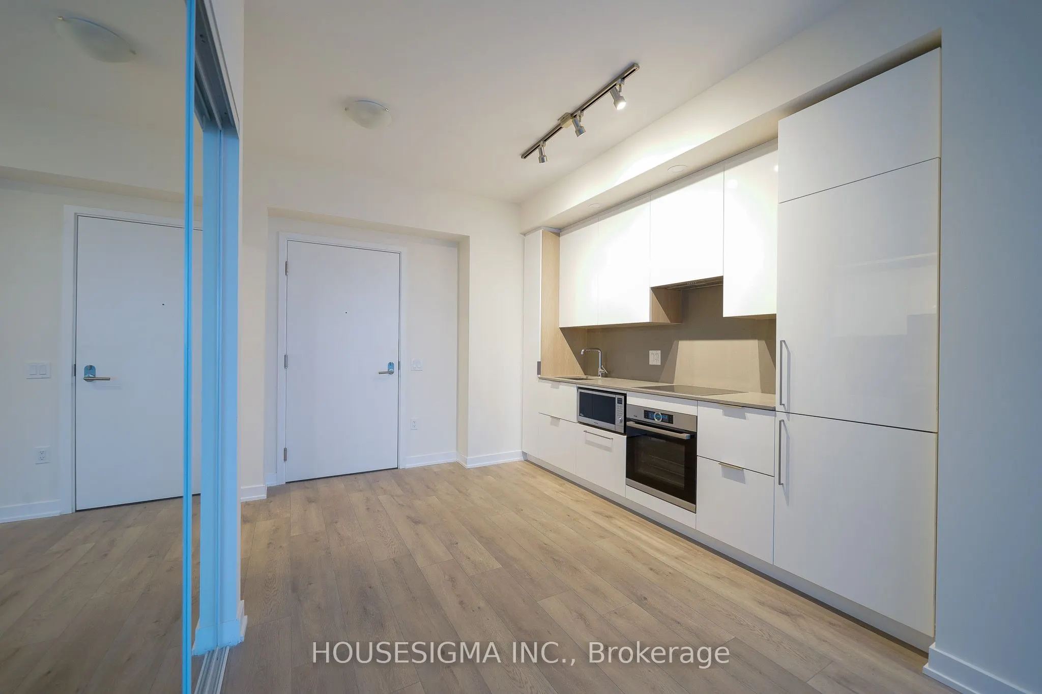 28 Freeland Street, #4803
