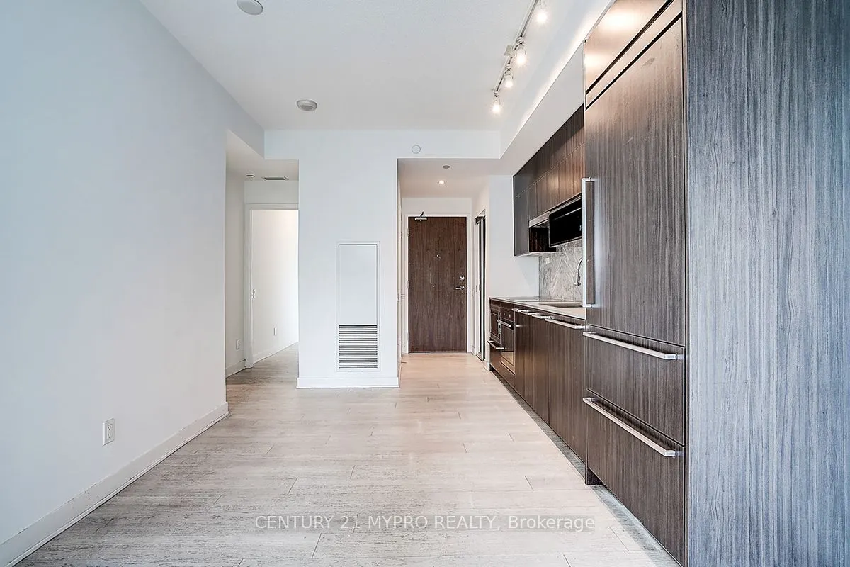90 Queens Wharf Road, #210