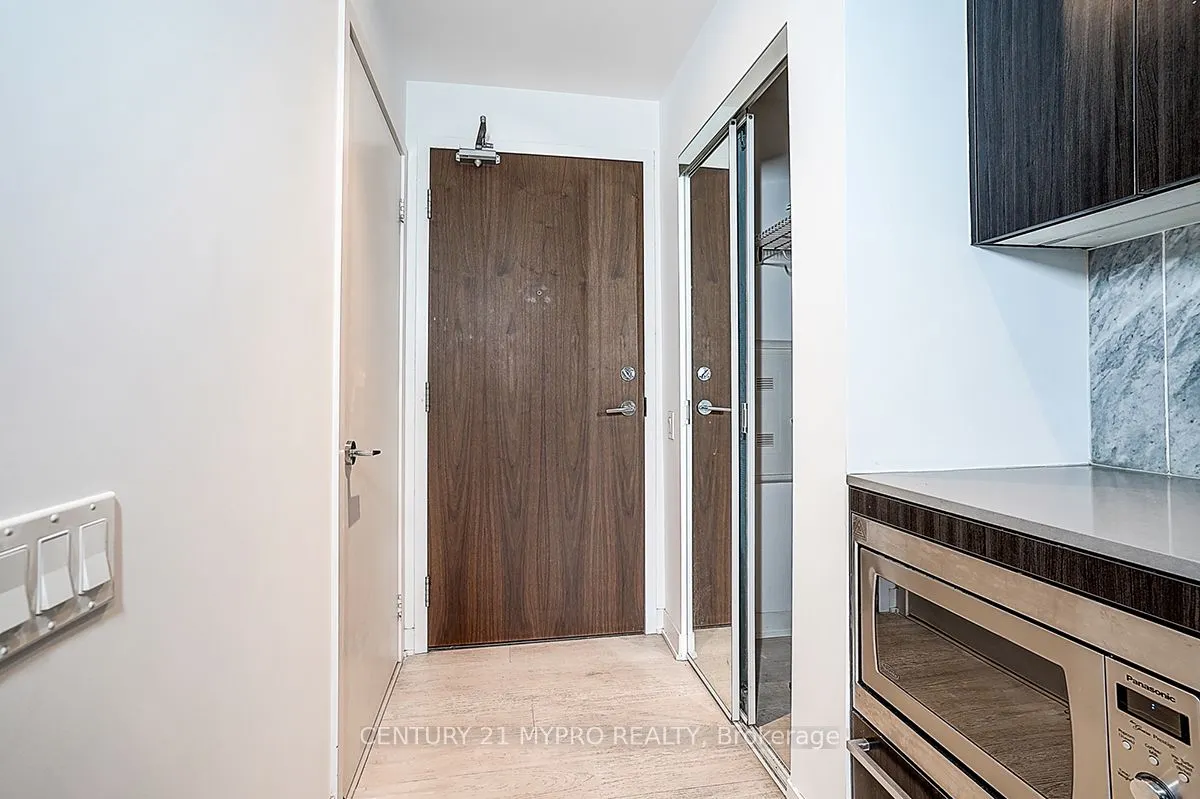 90 Queens Wharf Road, #210
