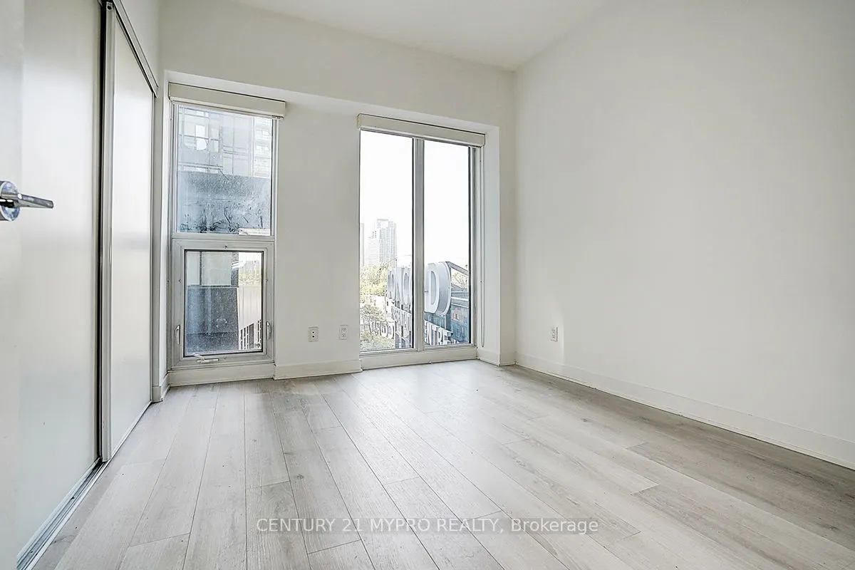 90 Queens Wharf Road, #210