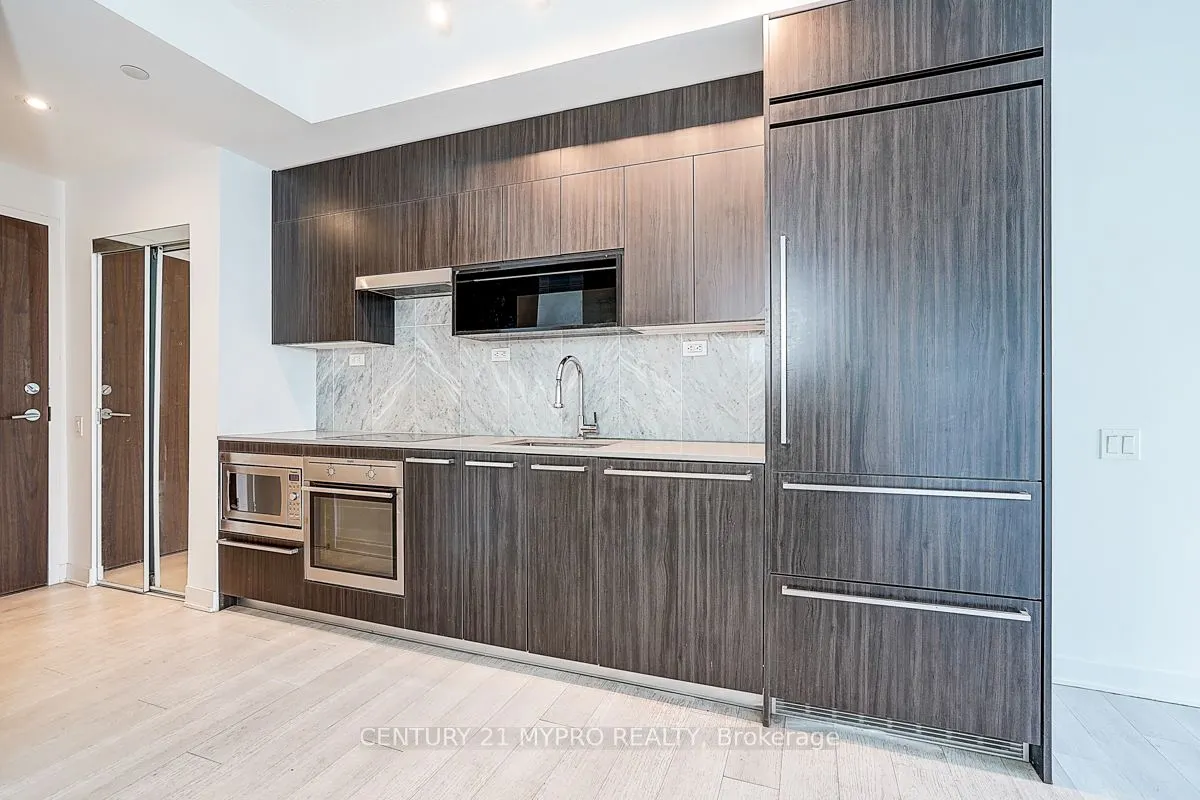 90 Queens Wharf Road, #210