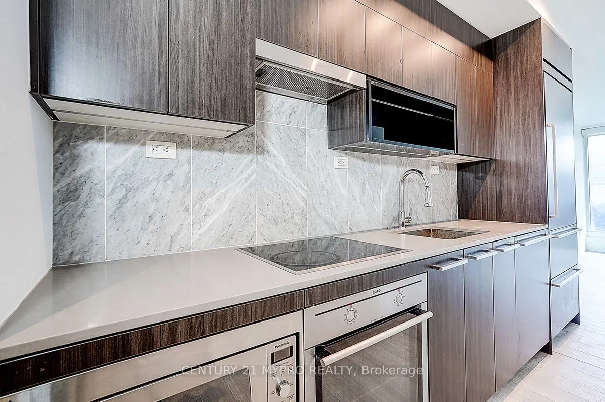 90 Queens Wharf Road, #210