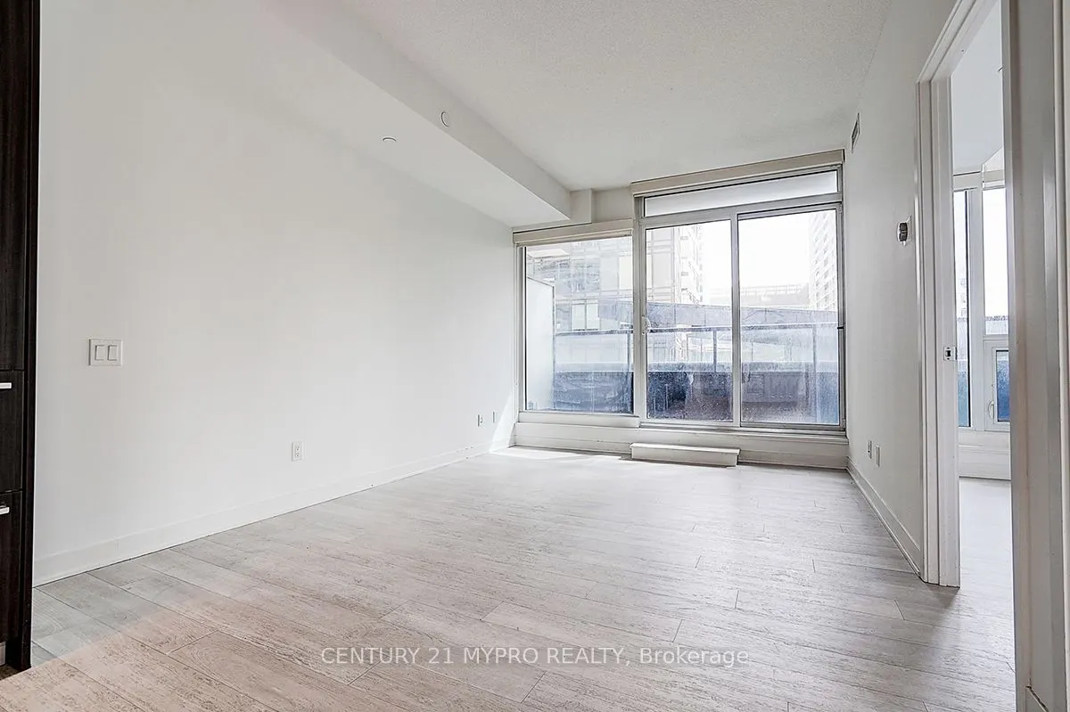 90 Queens Wharf Road, #210