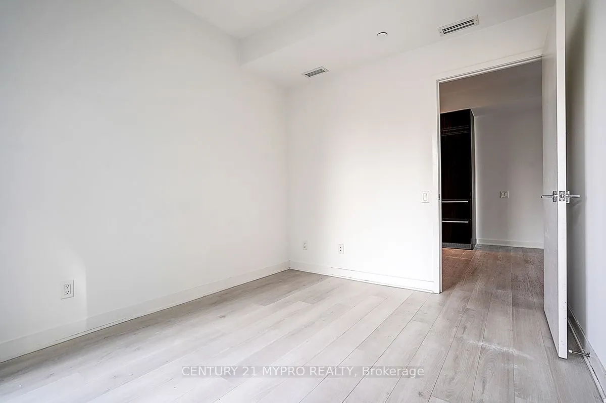 90 Queens Wharf Road, #210