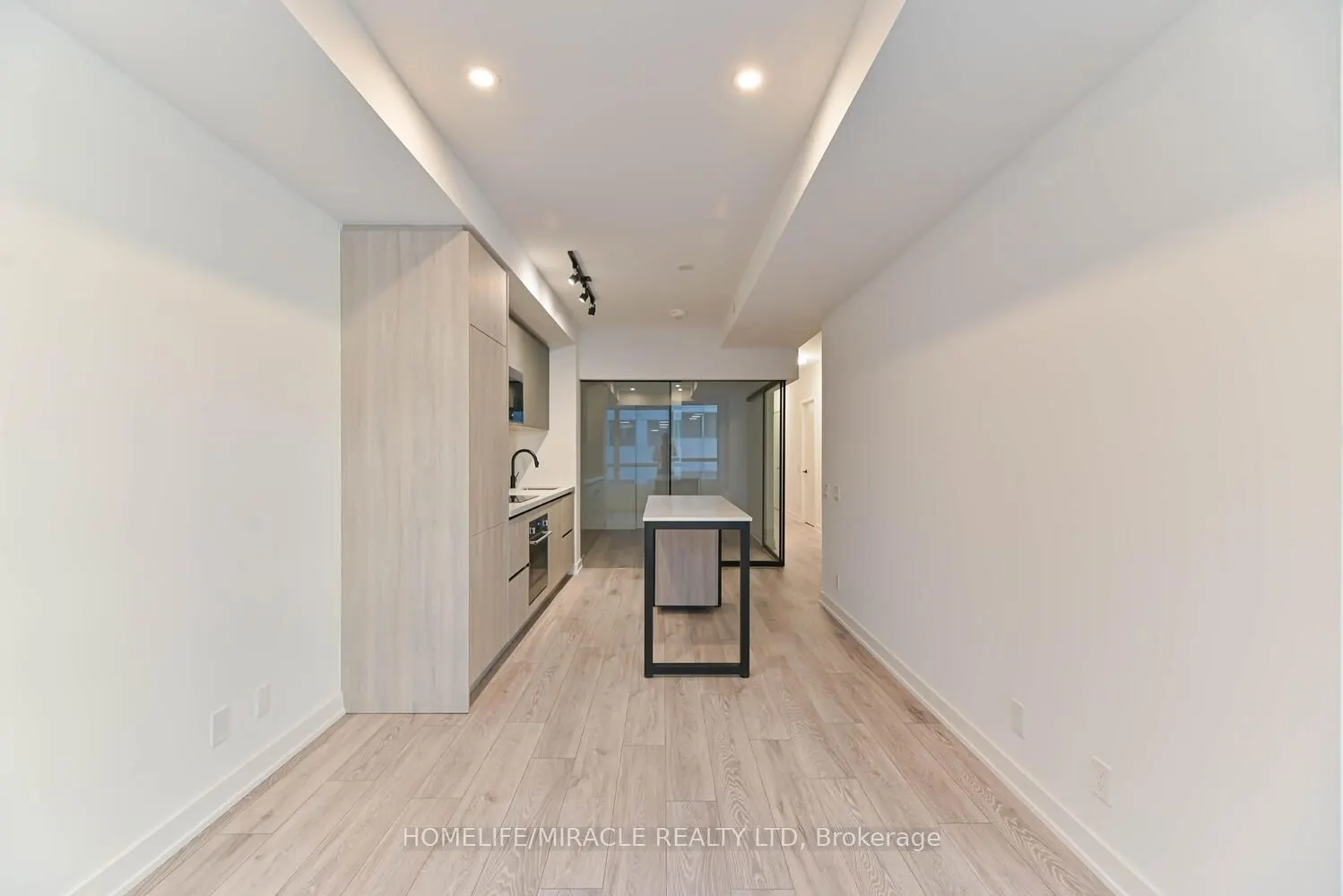 108 Peter Street, #505