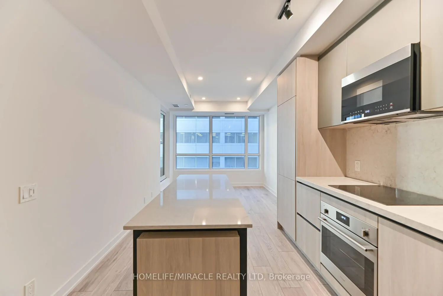 108 Peter Street, #505
