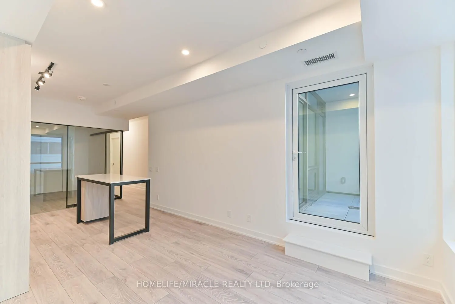 108 Peter Street, #505