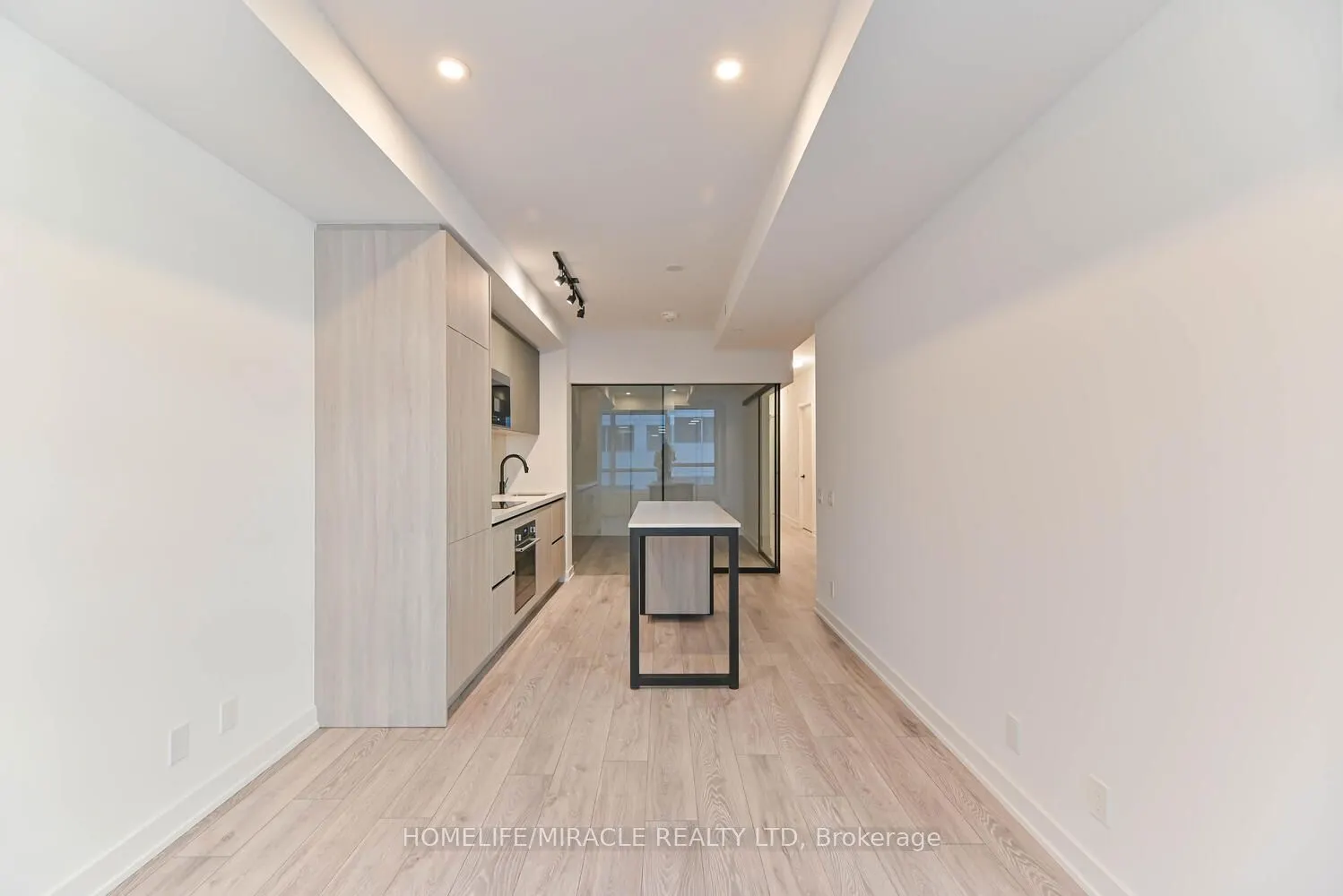108 Peter Street, #505
