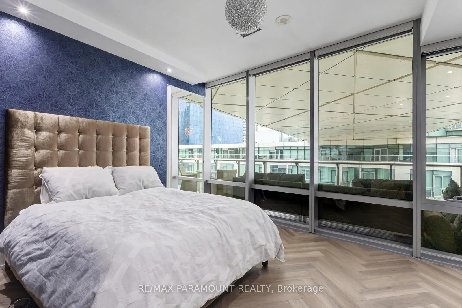 39 Queens Quay E, #1101